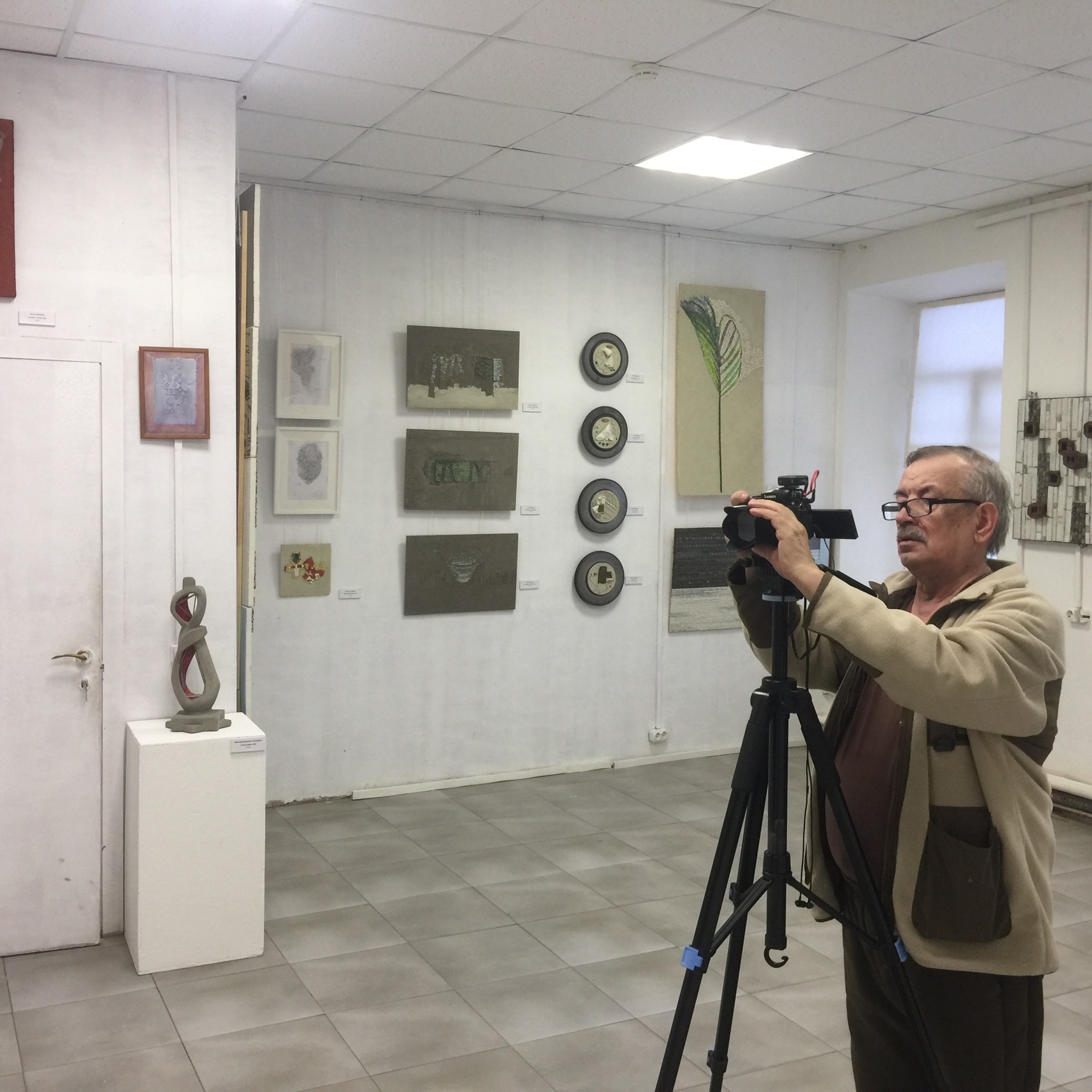 Выставка «КАМЕНЬ. НОЖНИЦЫ. БУМАГА». Ассоциация художников монументалистов г. Москва