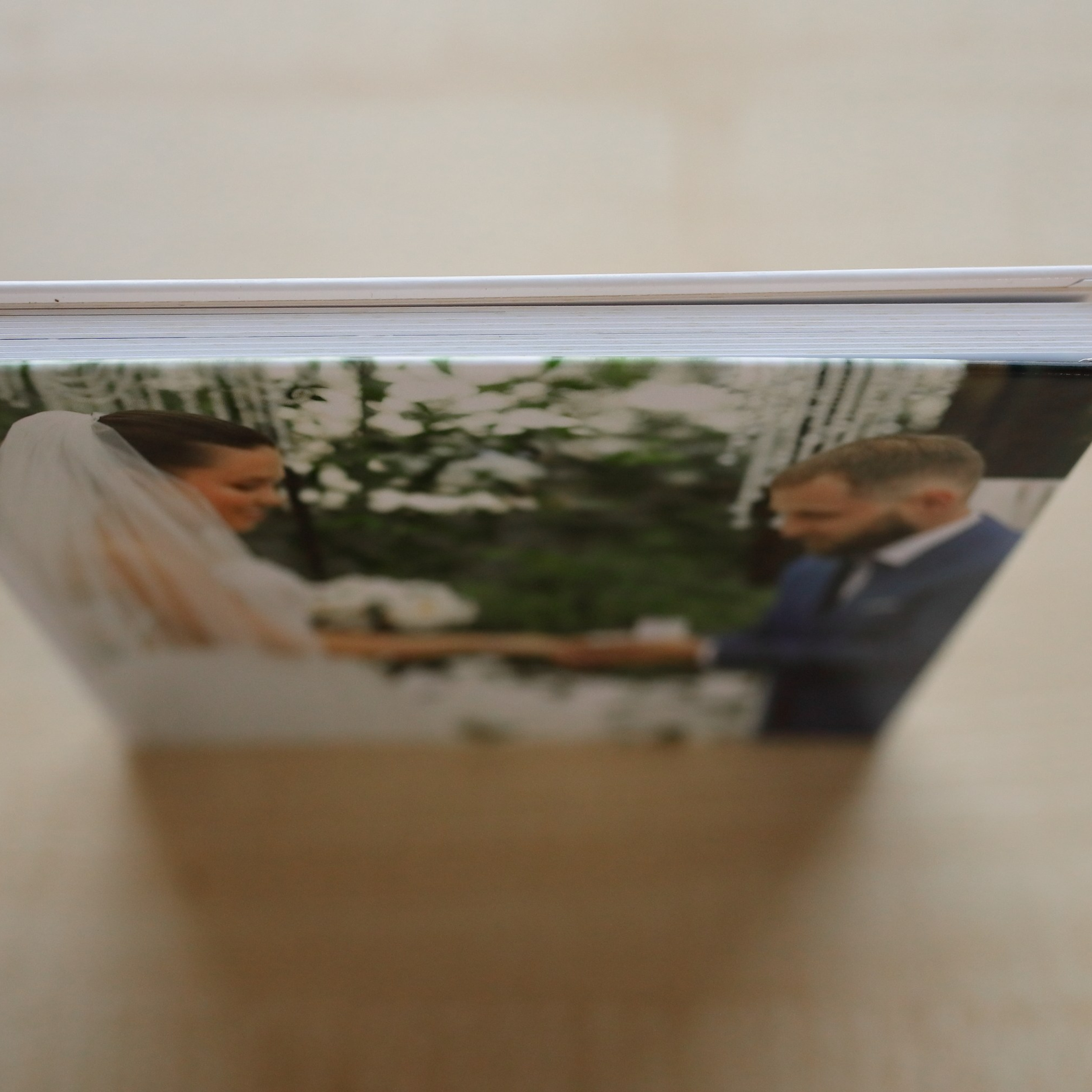 Свадебная фотокнига. Свадебный и семейный фотограф и видеограф в Екатеринбурге Полянские Тимур и Анастасия