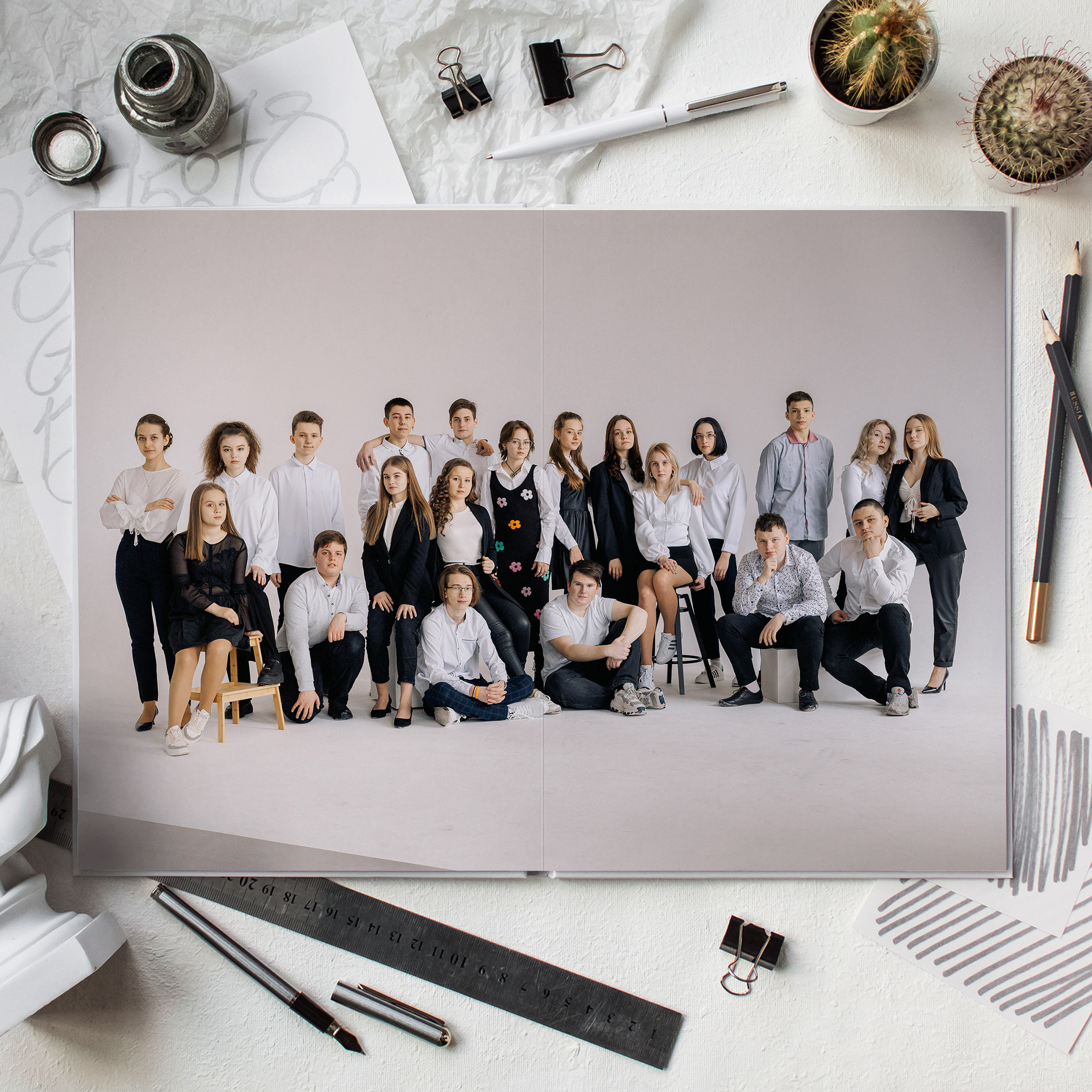 Выпускные альбомы для старшеклассников. Семейный и детский фотограф в Туле