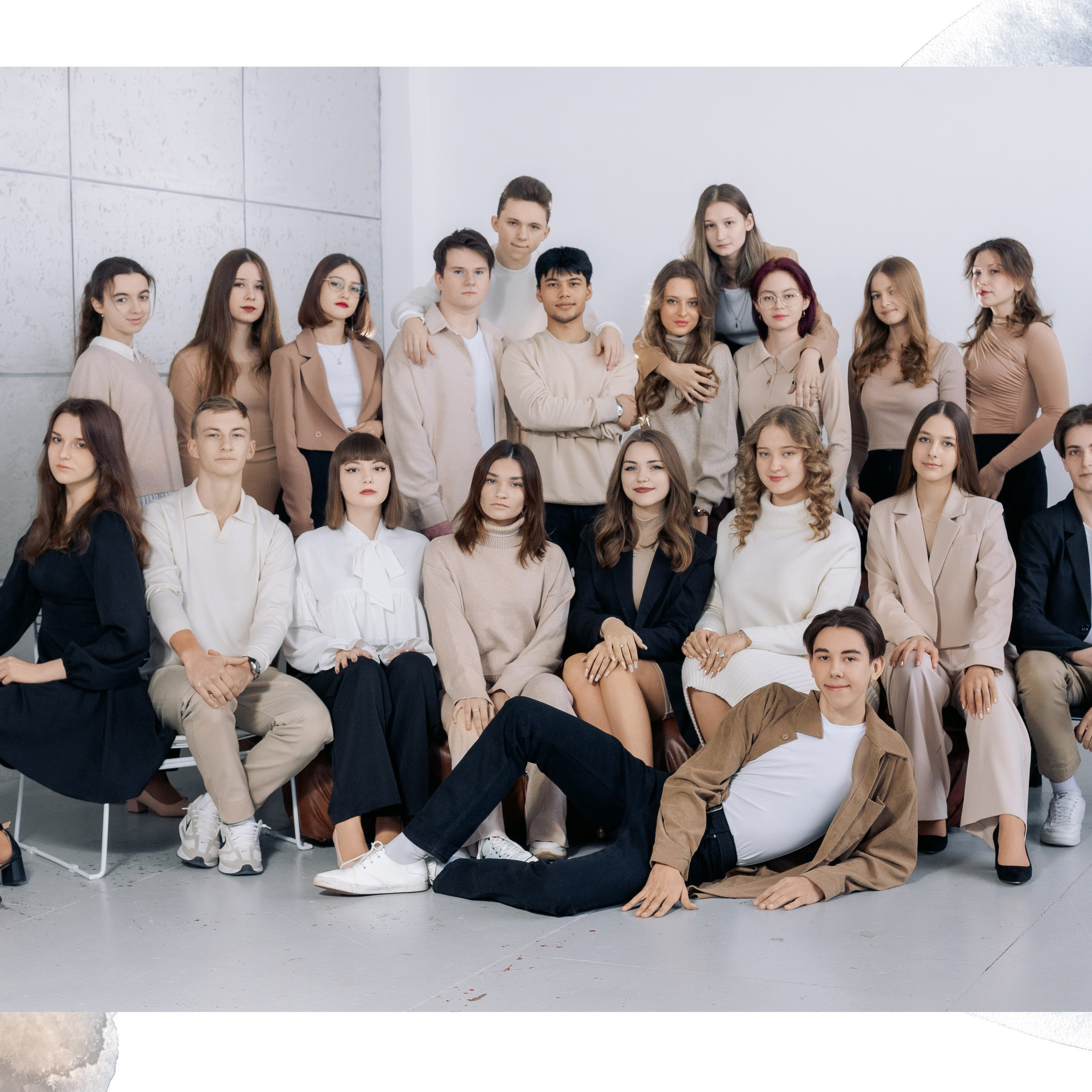 Выпускные альбомы для старшеклассников. Семейный и детский фотограф в Туле