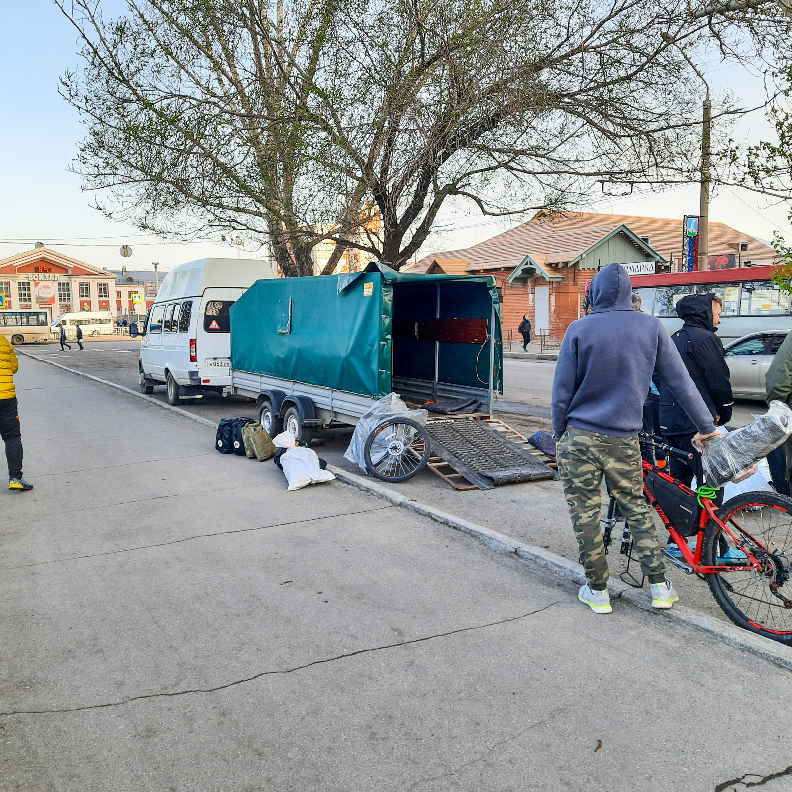 Как Генка Большой вёз Хагги Вагги на Тюнгурскую тропу. Gennady Travel