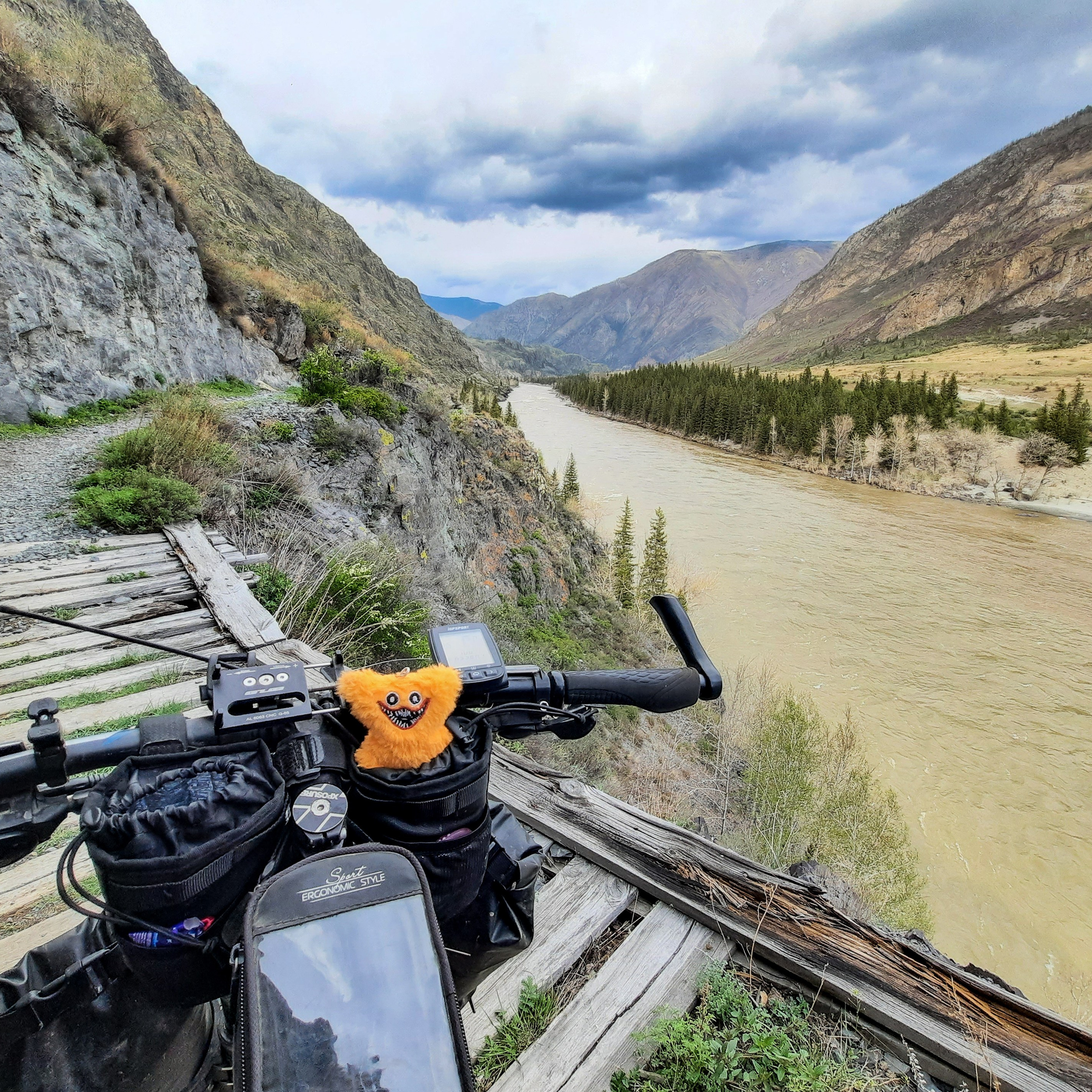 Как Генка Большой вёз Хагги Вагги на Тюнгурскую тропу. Gennady Travel