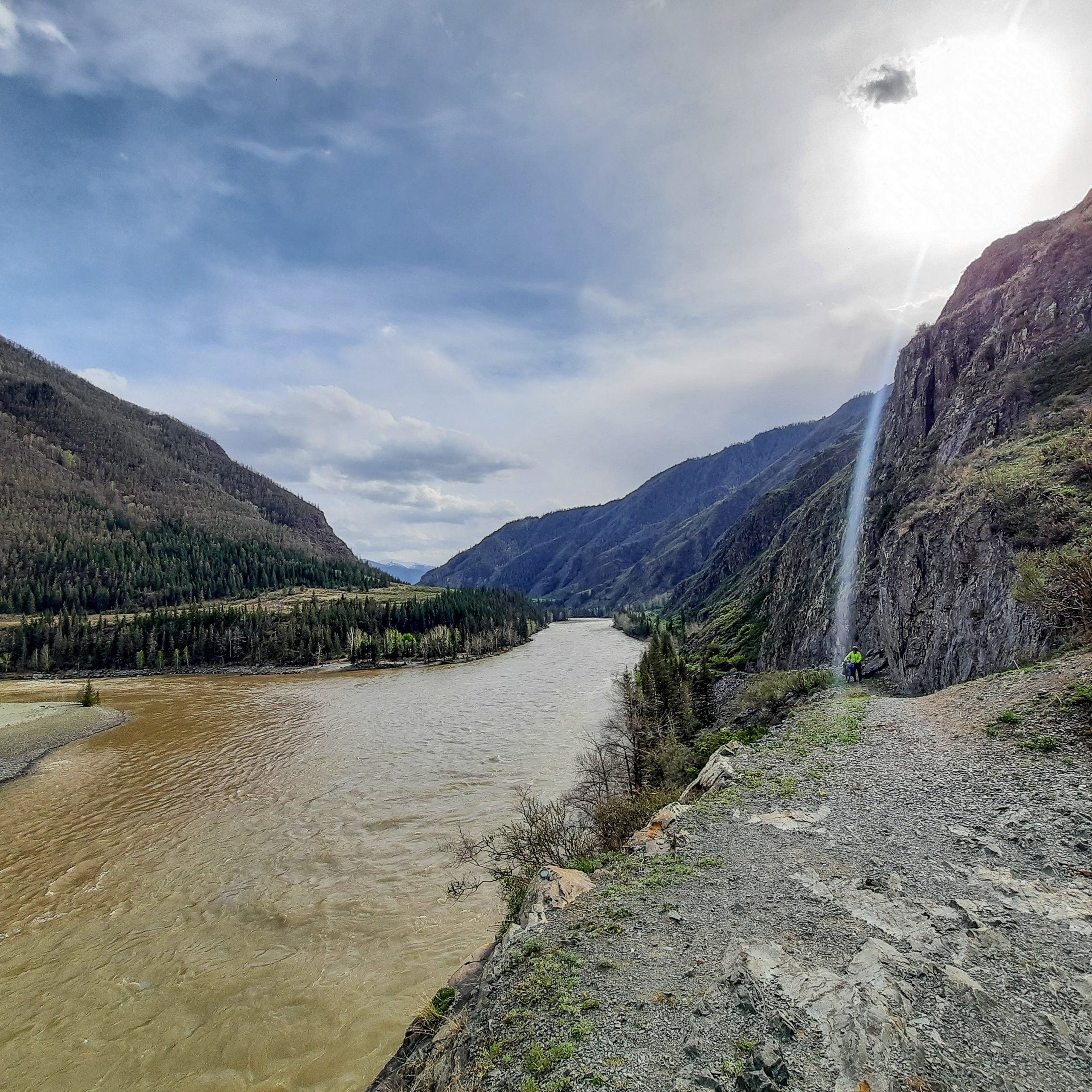 Как Генка Большой вёз Хагги Вагги на Тюнгурскую тропу. Gennady Travel