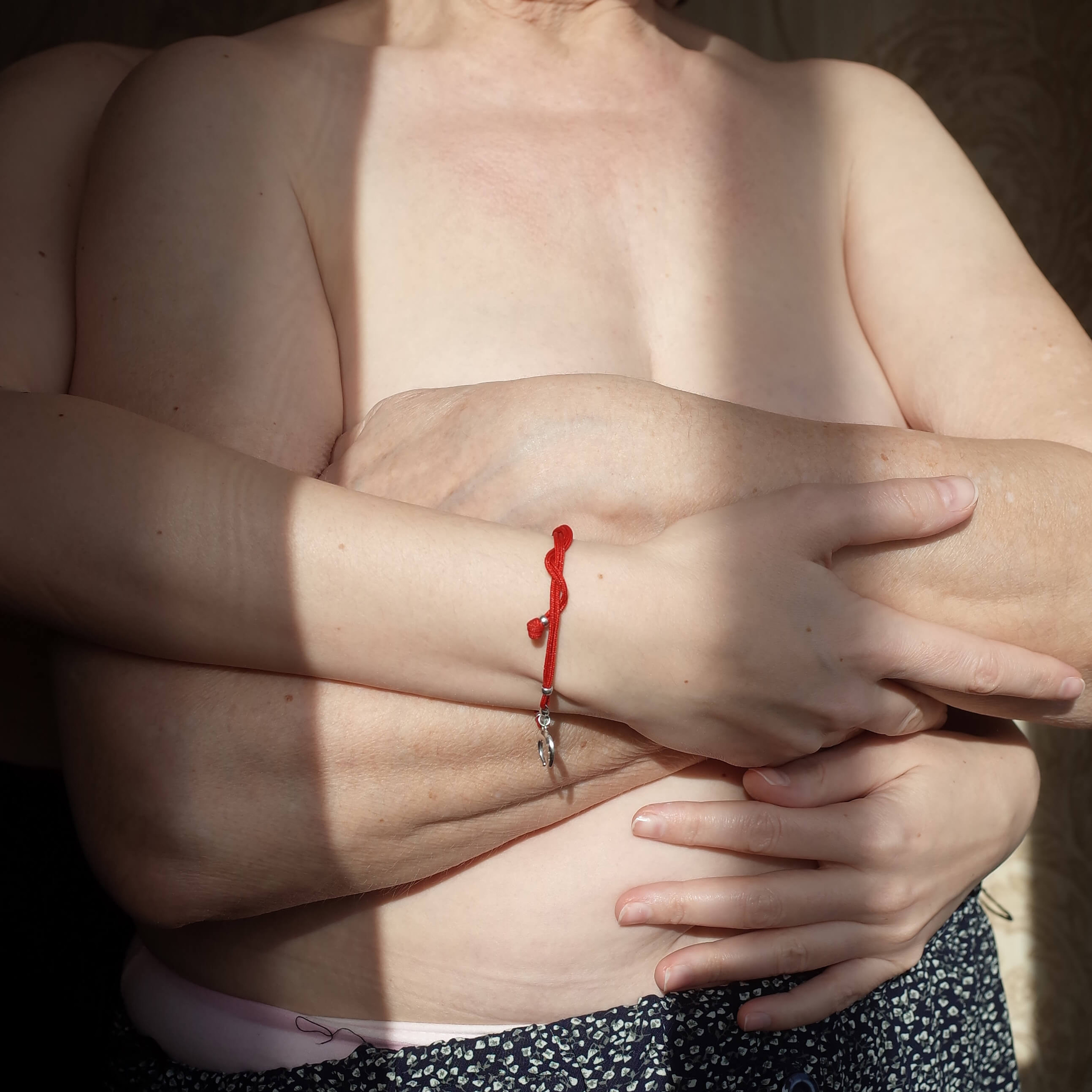 Портрет объятий