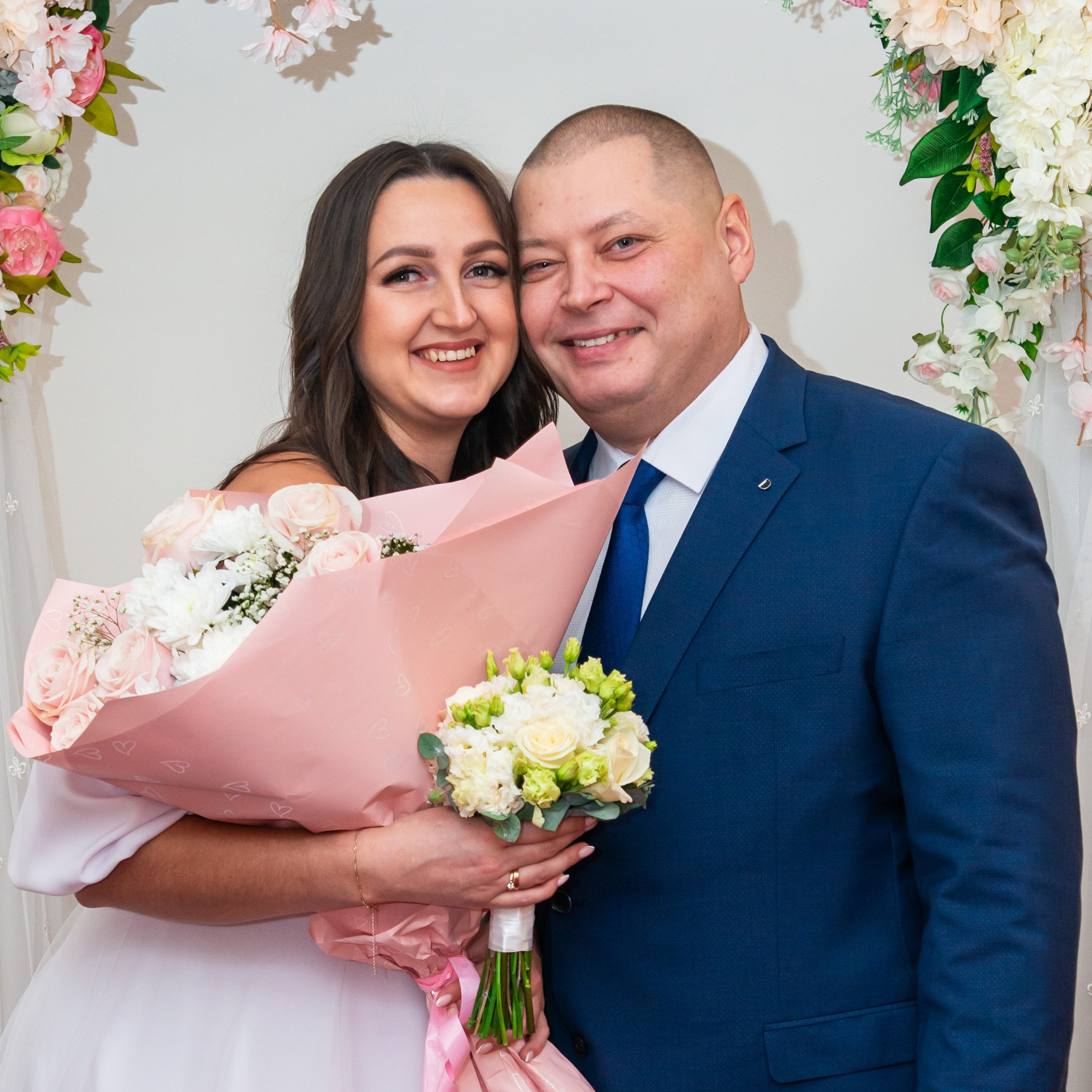 Свадебная семейная фотосессия Екатеринбург. Фотограф Екатеринбург. Портретный fashion свадебный предметный фотограф для маркетплейсов (Озон Wildberries Мегамаркет) Андрей Наговицин