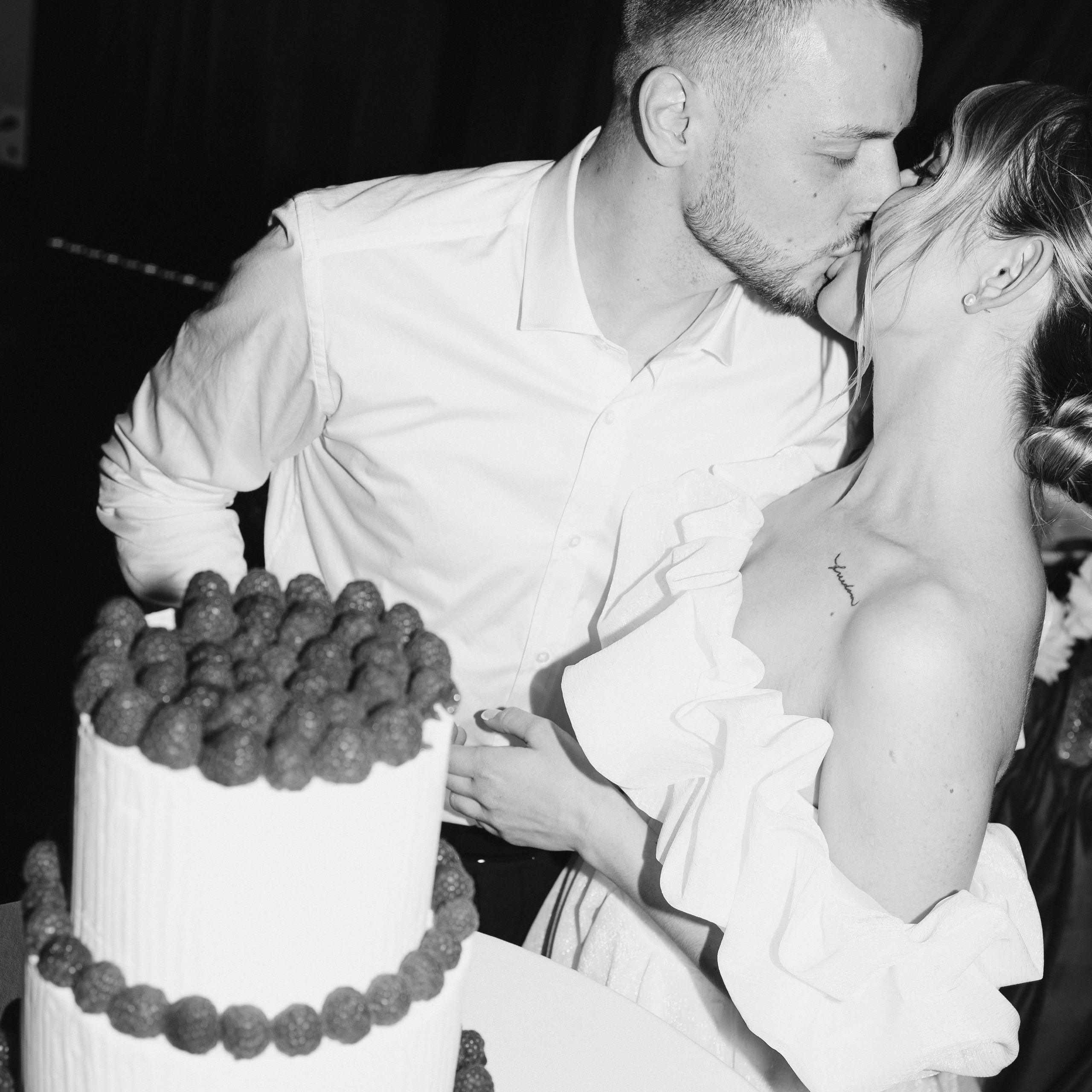 От любви есть только одно средство: любить ещё больше