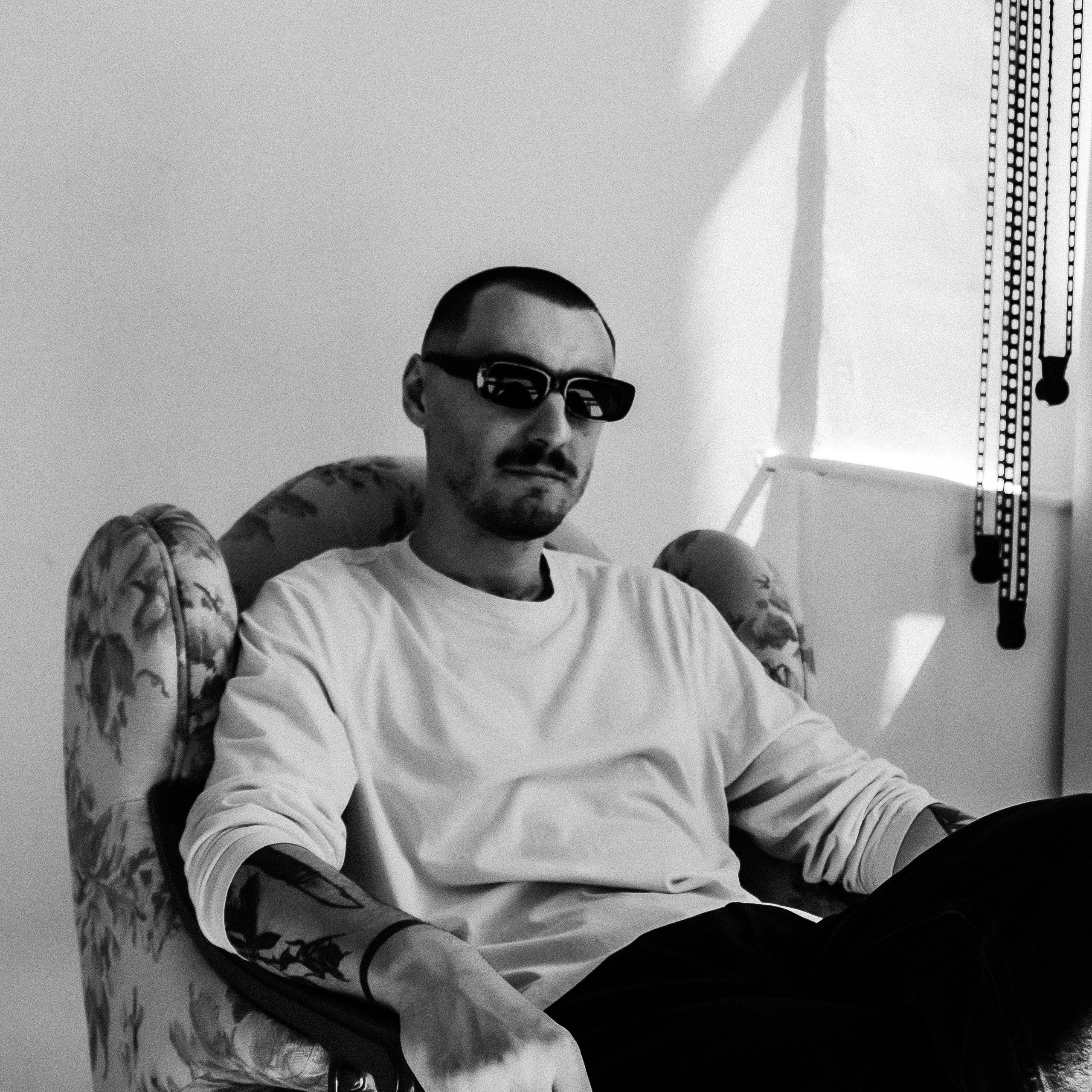 «Знакомство» в студии. От 6ооо р. Женя Красовская | Фотограф | Визуал для брендов