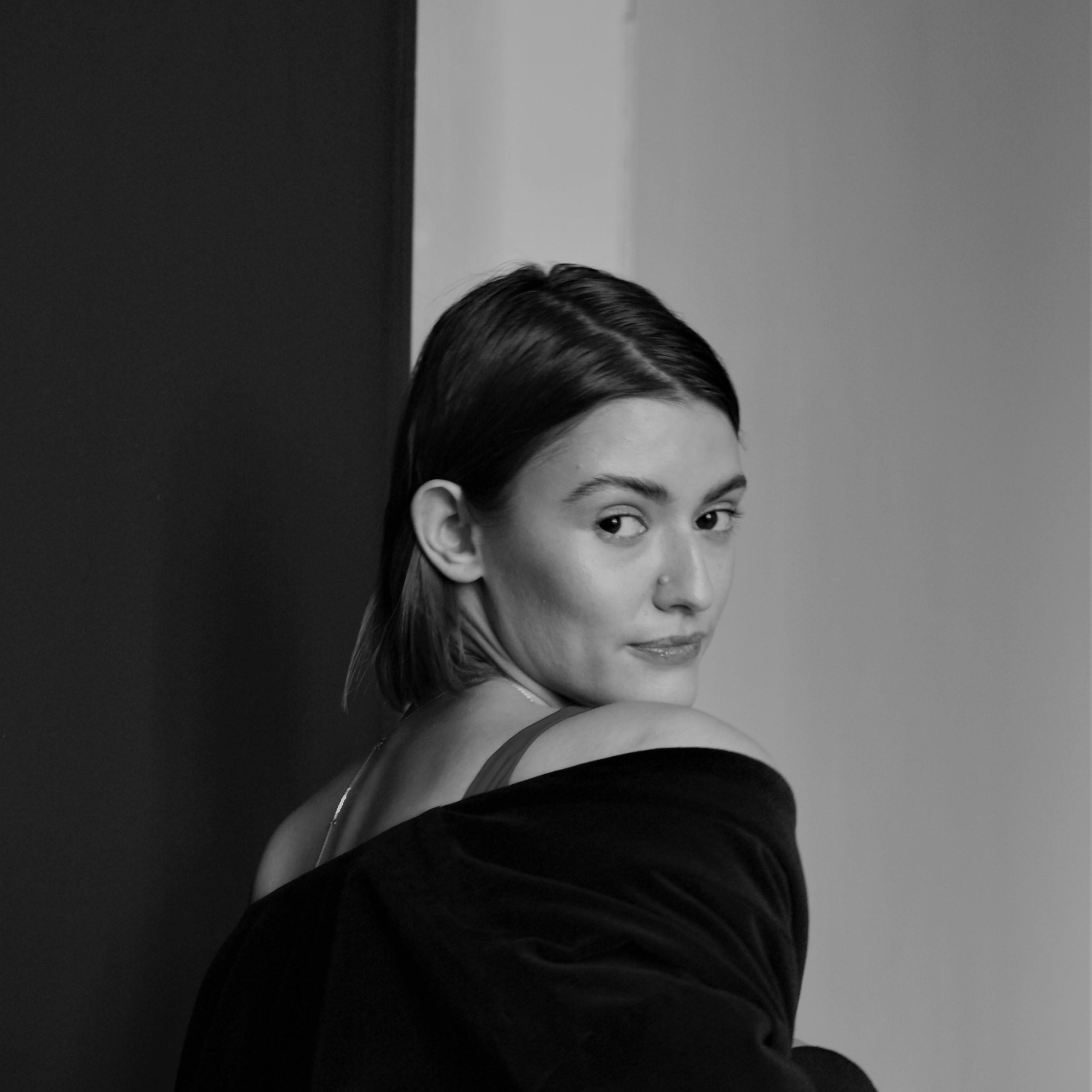 «Знакомство» в студии. От 6ооо р. Женя Красовская | Фотограф | Визуал для брендов