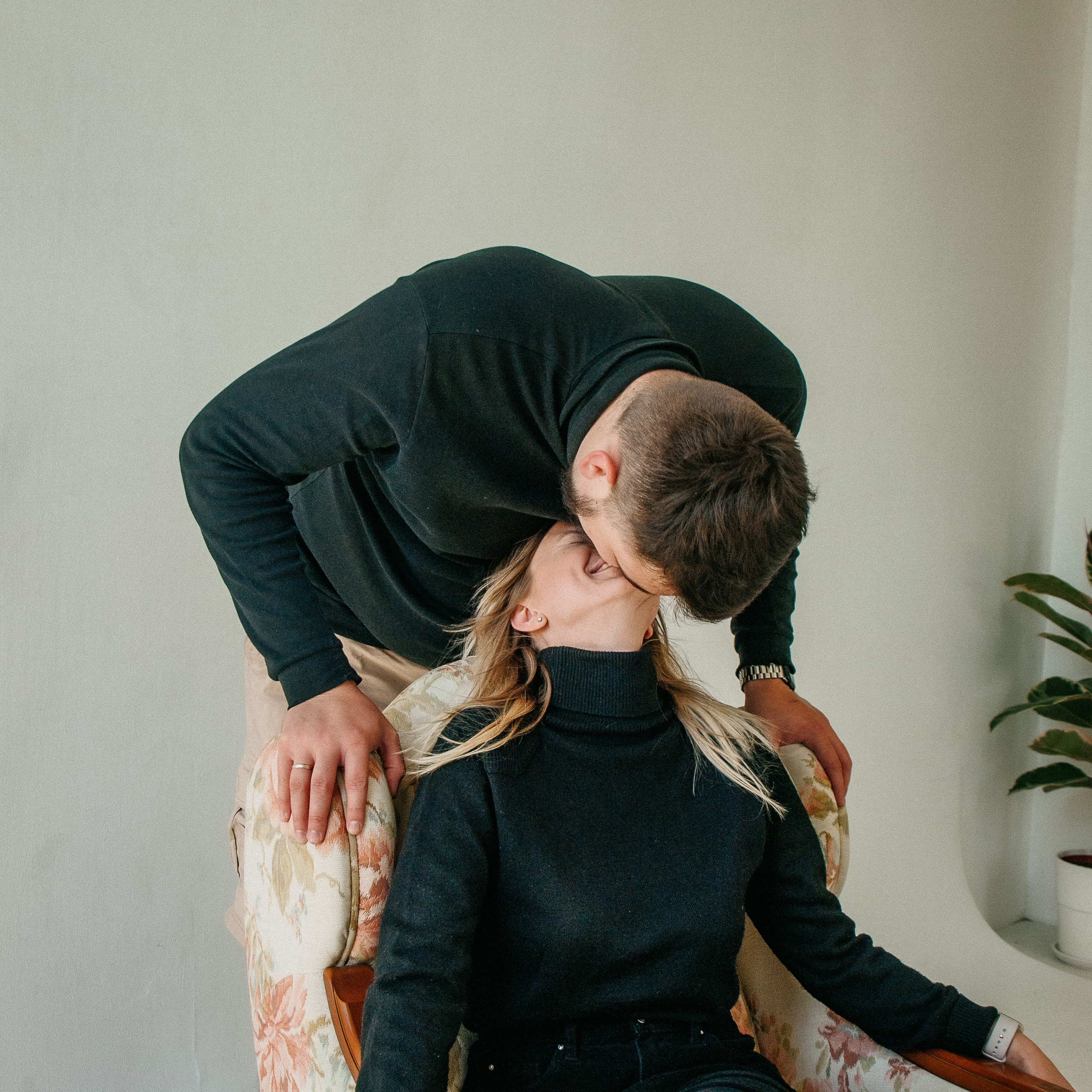 «Знакомство» в студии. От 6ооо р. Женя Красовская | Фотограф | Визуал для брендов