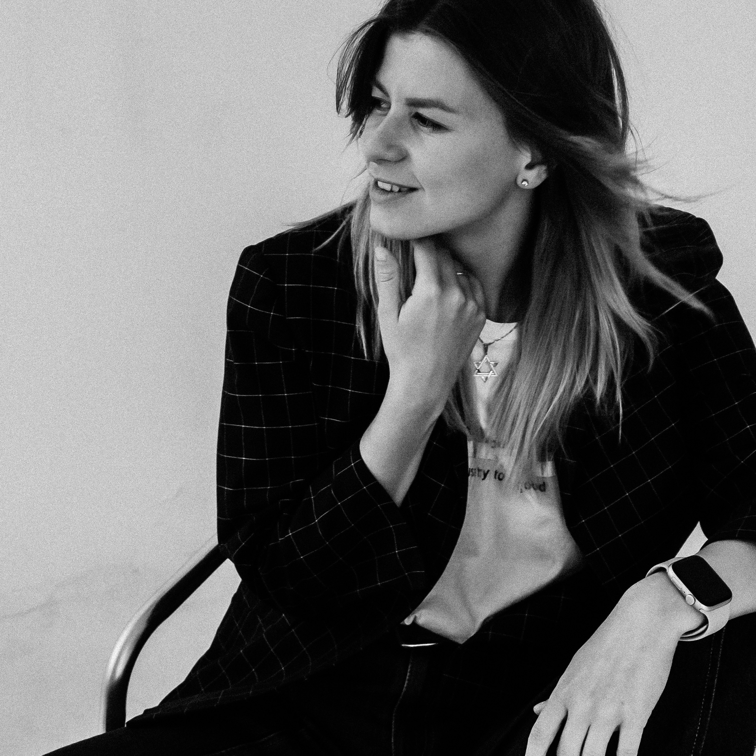 «Знакомство» в студии. От 6ооо р. Женя Красовская | Фотограф | Визуал для брендов