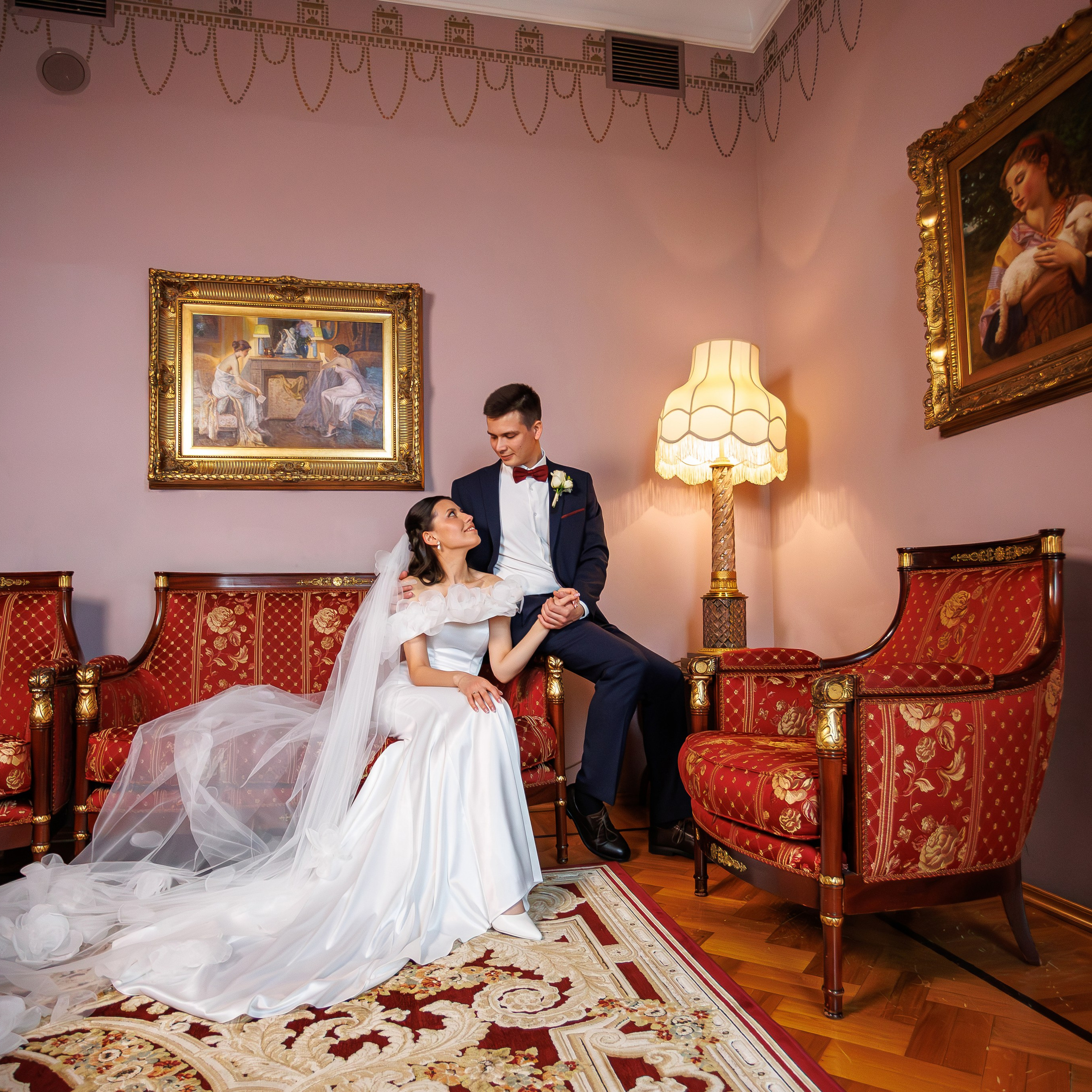 Свадебная фотосессия в гостинице Националь. Свадебный фотограф Москва и МО Сергей Киржаев