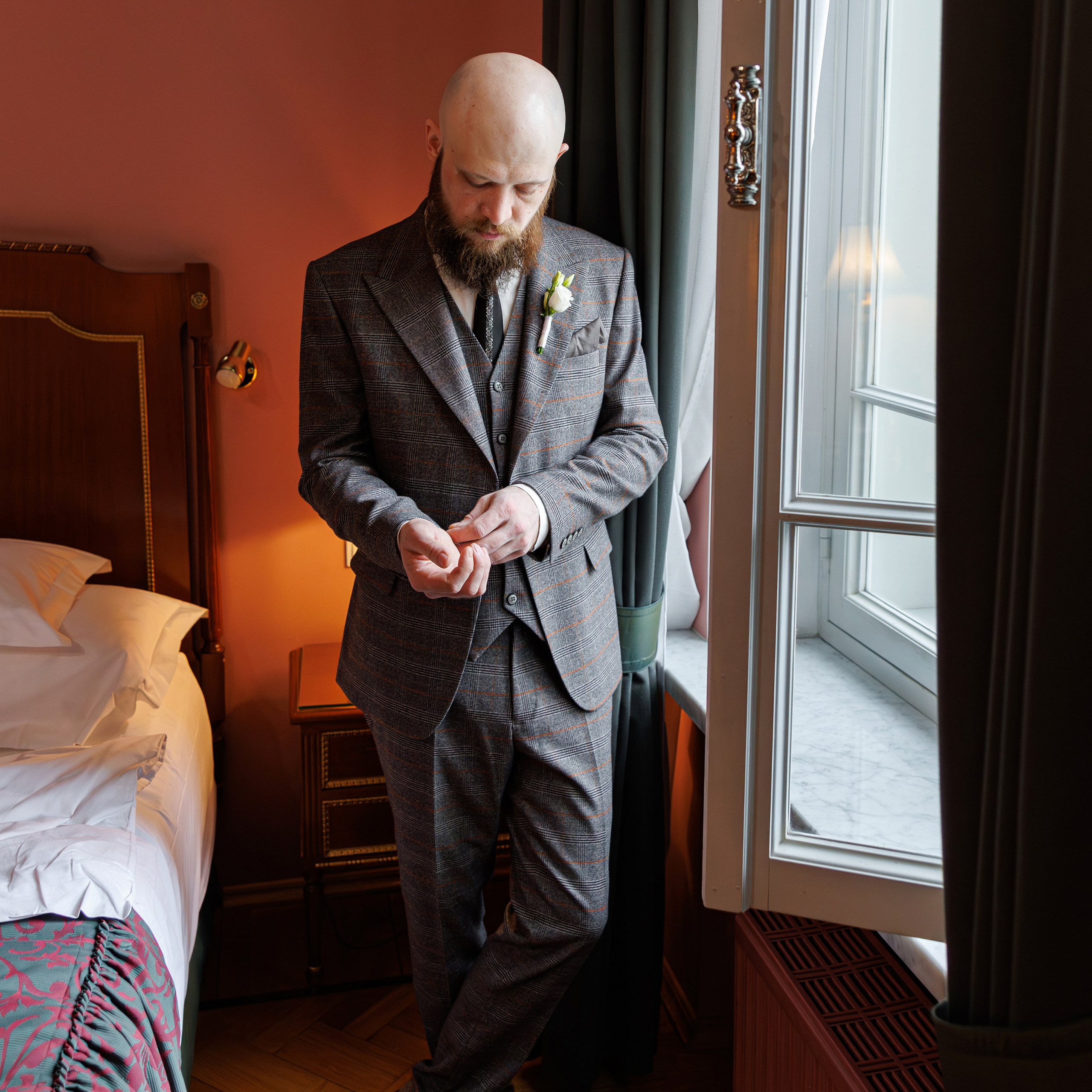 Свадебная фотосессия в гостинице Националь. Свадебный фотограф Москва и МО Сергей Киржаев