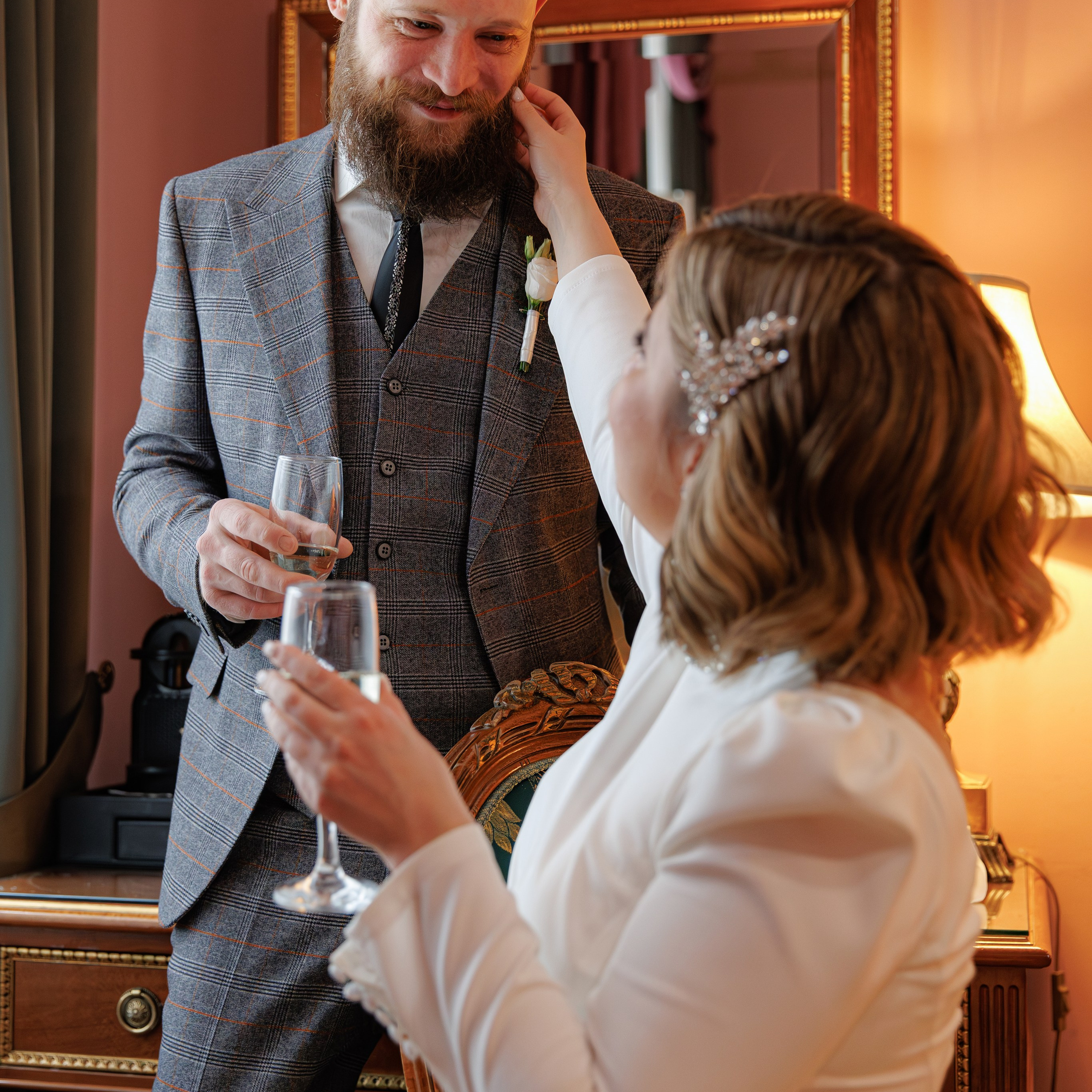 Свадебная фотосессия в гостинице Националь. Свадебный фотограф Москва и МО Сергей Киржаев