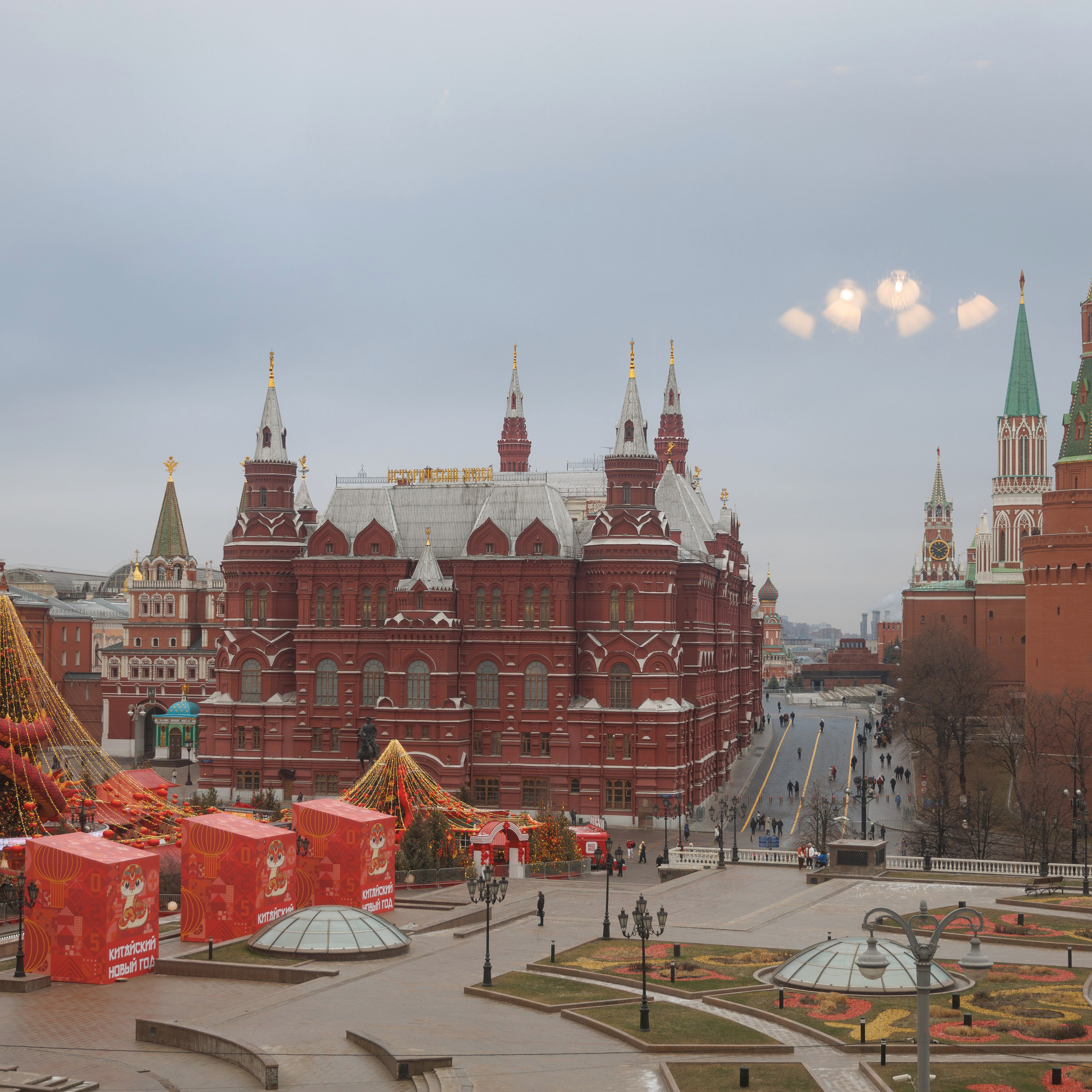Свадебная фотосессия в гостинице Националь. Свадебный фотограф Москва и МО Сергей Киржаев