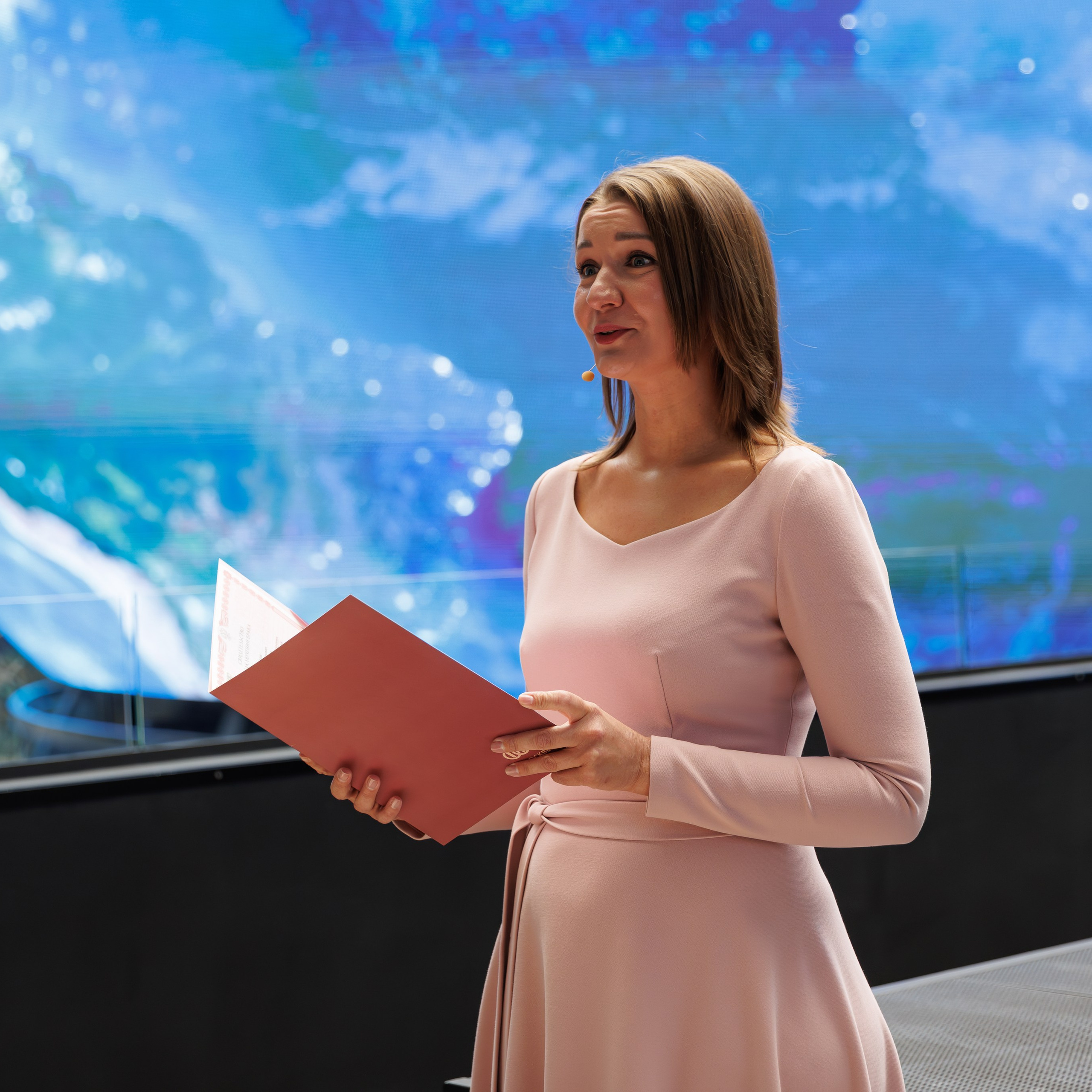 Регистрация брака в павильоне Космос на ВДНХ. Свадебный фотограф Москва и МО Сергей Киржаев