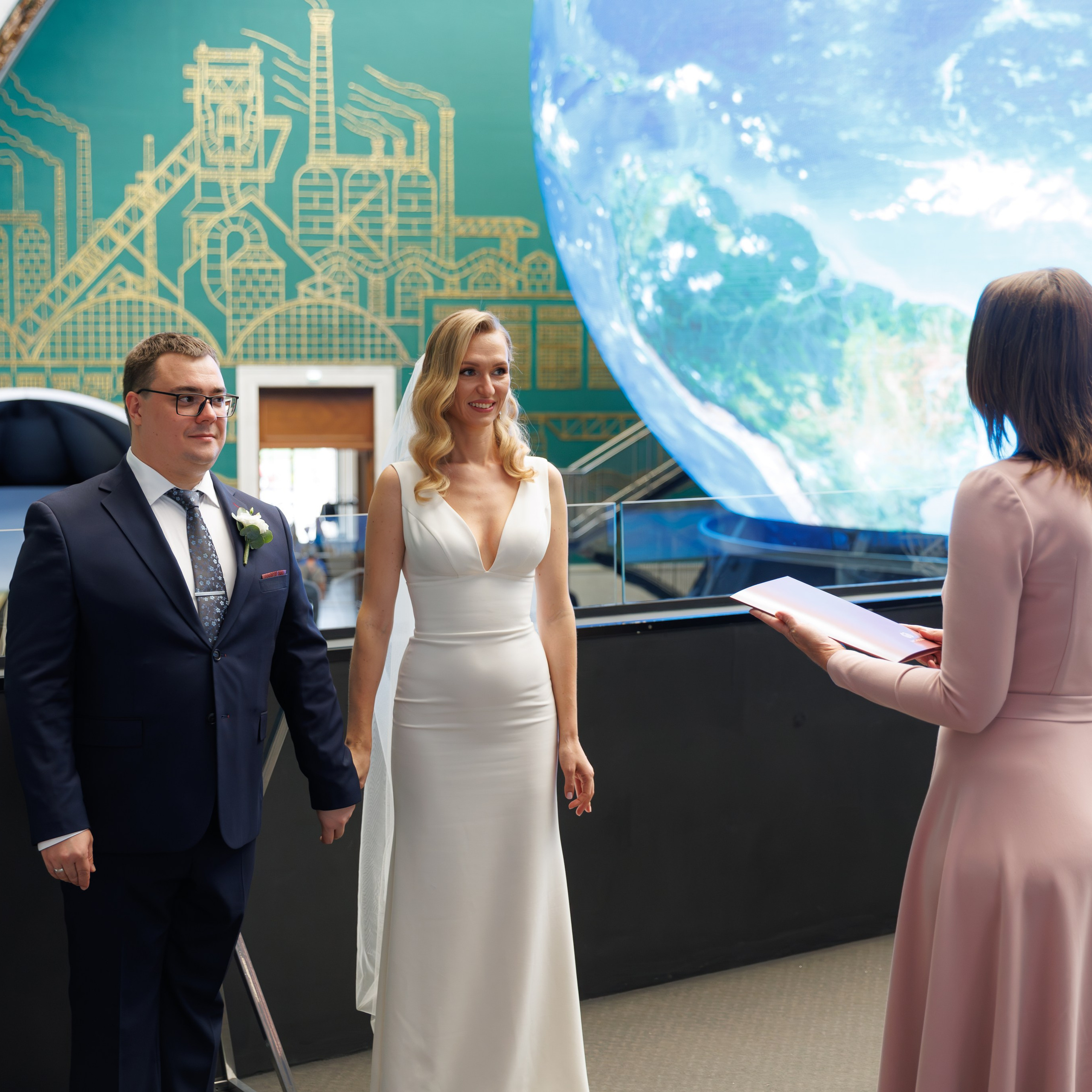 Регистрация брака в павильоне Космос на ВДНХ. Свадебный фотограф Москва и МО Сергей Киржаев