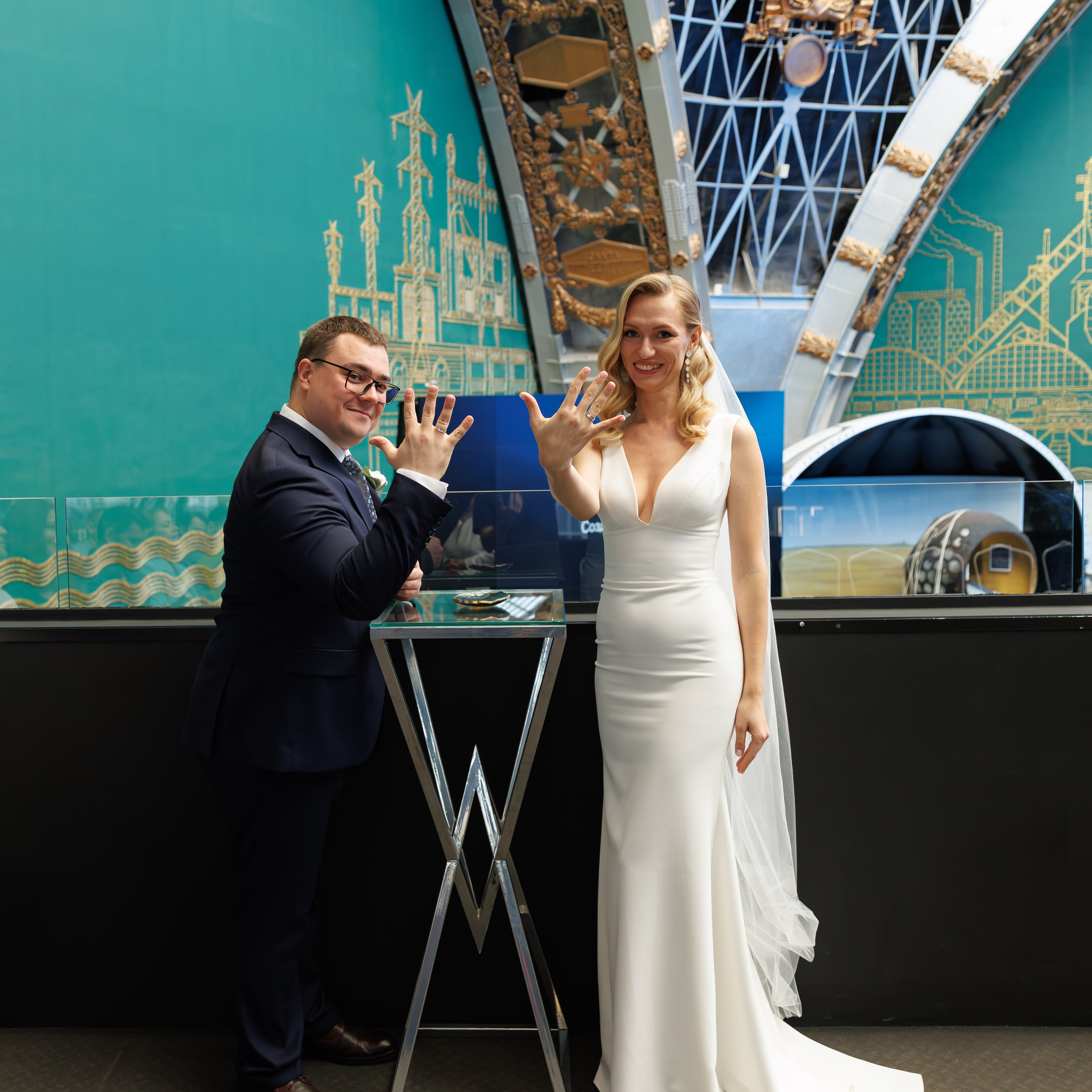 Регистрация брака в павильоне Космос на ВДНХ. Свадебный фотограф Москва и МО Сергей Киржаев