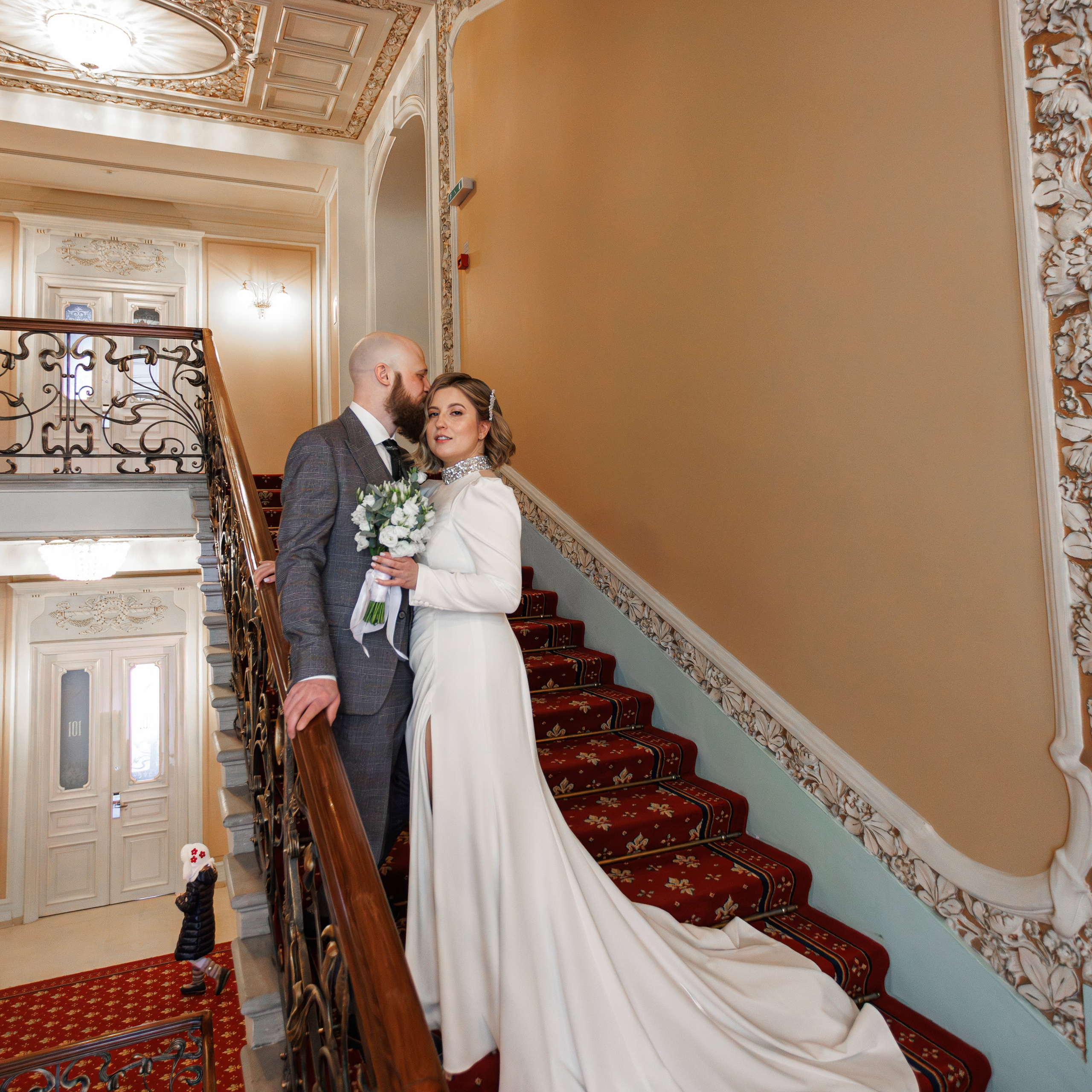 Свадебная фотосессия в гостинице Националь. Свадебный фотограф Москва и МО Сергей Киржаев