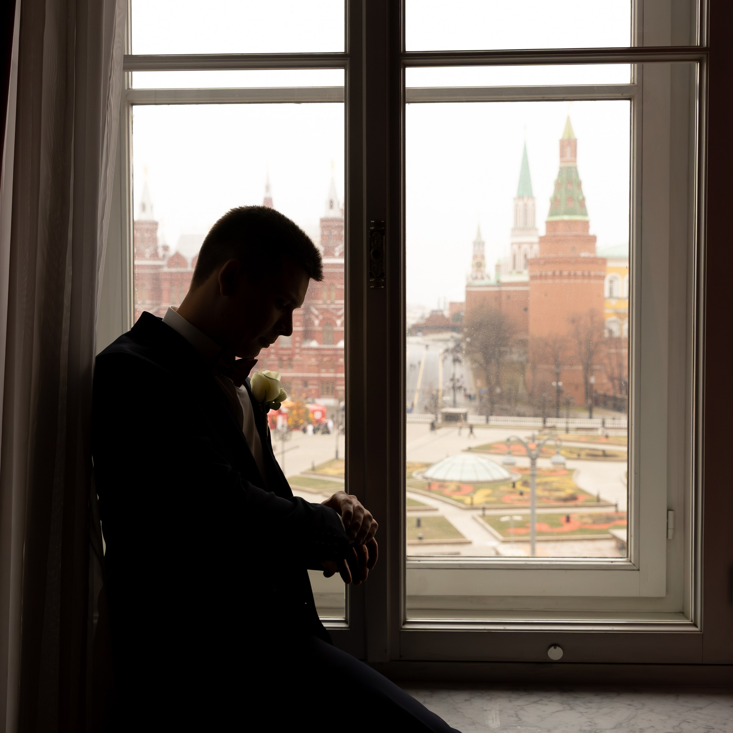 Свадебная фотосессия в гостинице Националь. Свадебный фотограф Москва и МО Сергей Киржаев