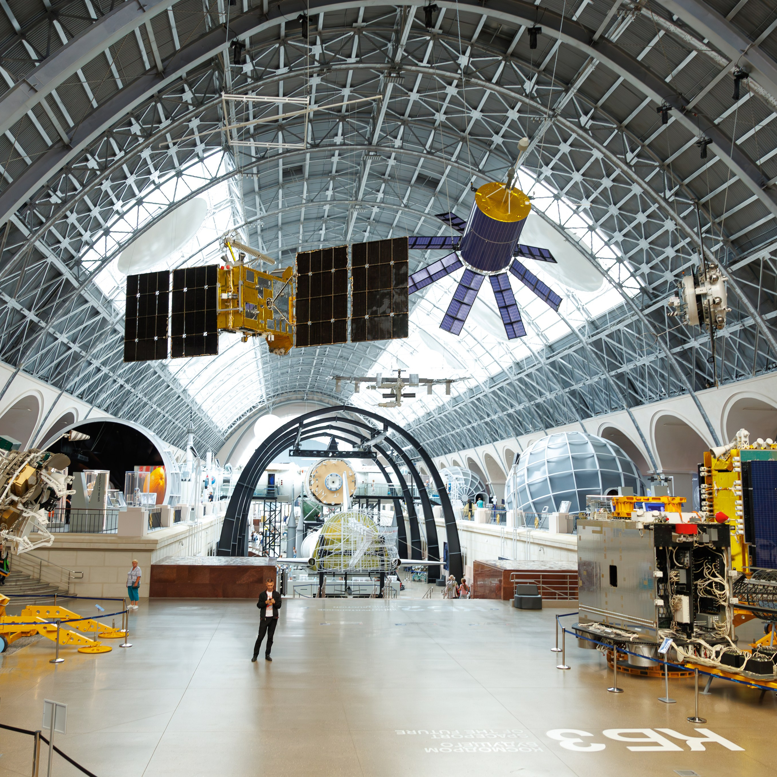 Регистрация брака в павильоне Космос на ВДНХ. Свадебный фотограф Москва и МО Сергей Киржаев