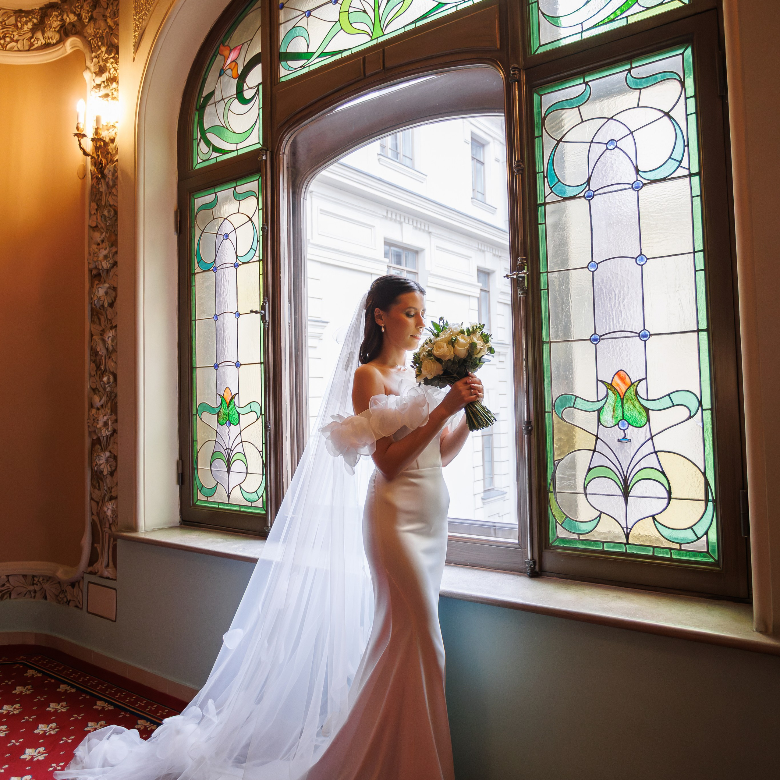 Свадебная фотосессия в гостинице Националь. Свадебный фотограф Москва и МО Сергей Киржаев