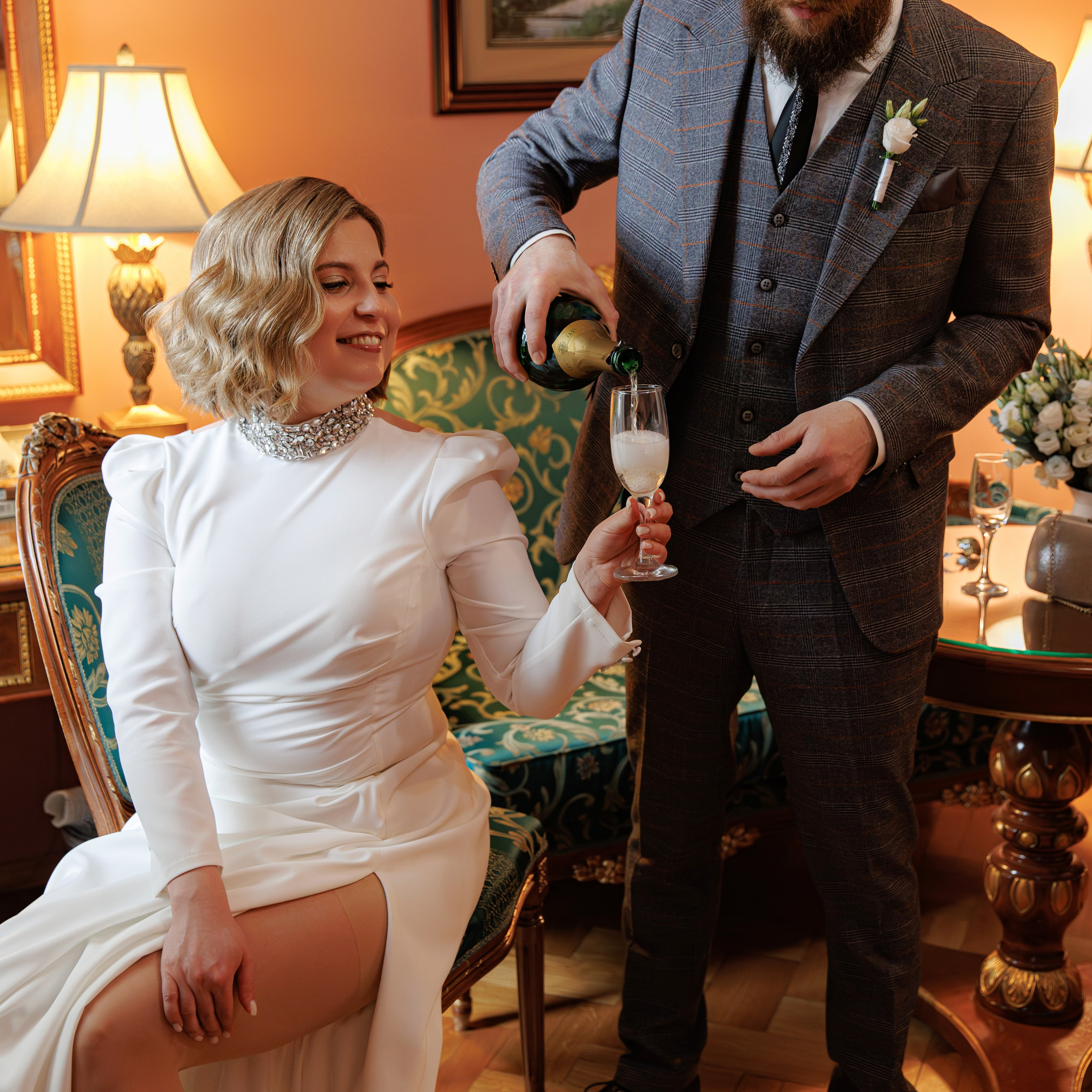 Свадебная фотосессия в гостинице Националь. Свадебный фотограф Москва и МО Сергей Киржаев