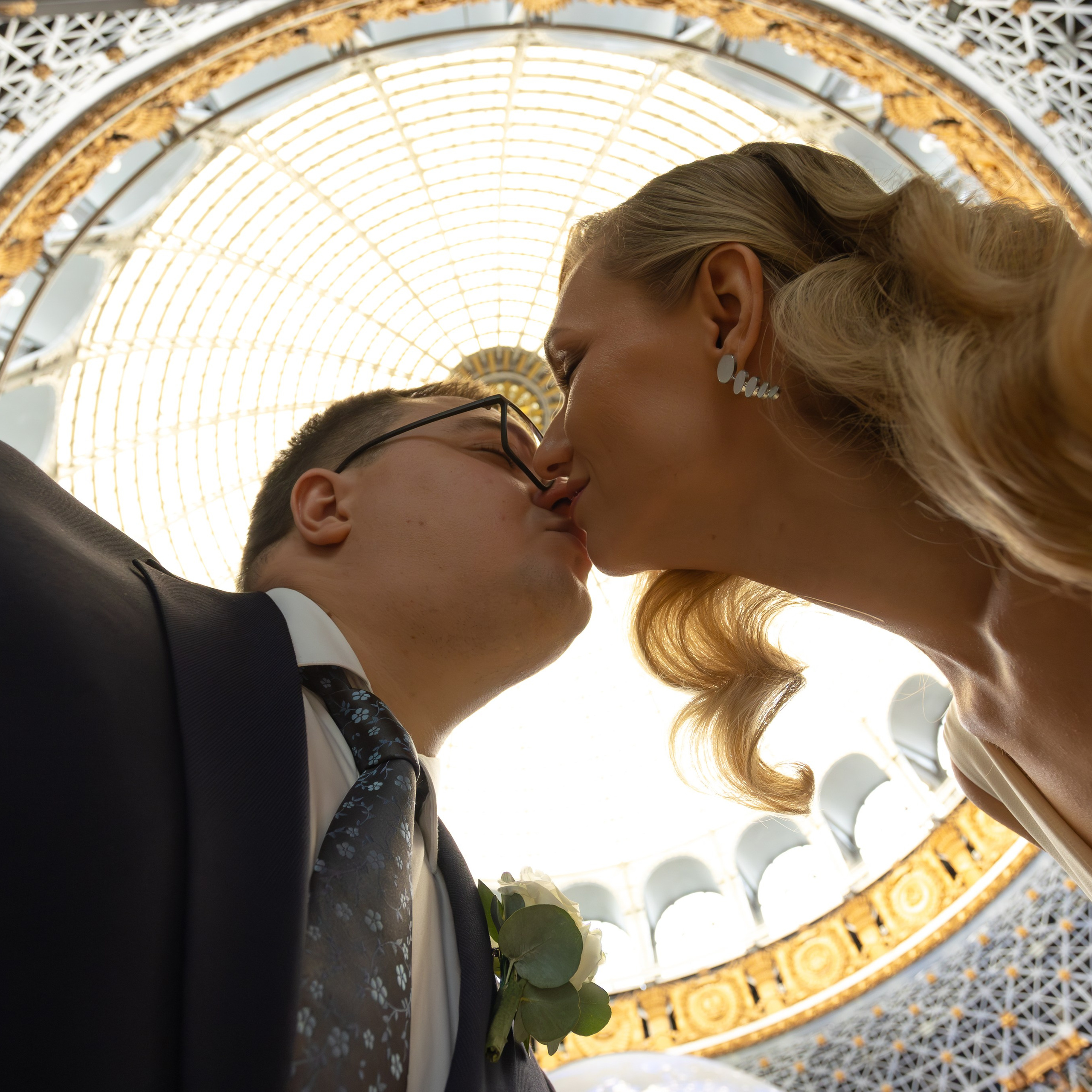 Регистрация брака в павильоне Космос на ВДНХ. Свадебный фотограф Москва и МО Сергей Киржаев