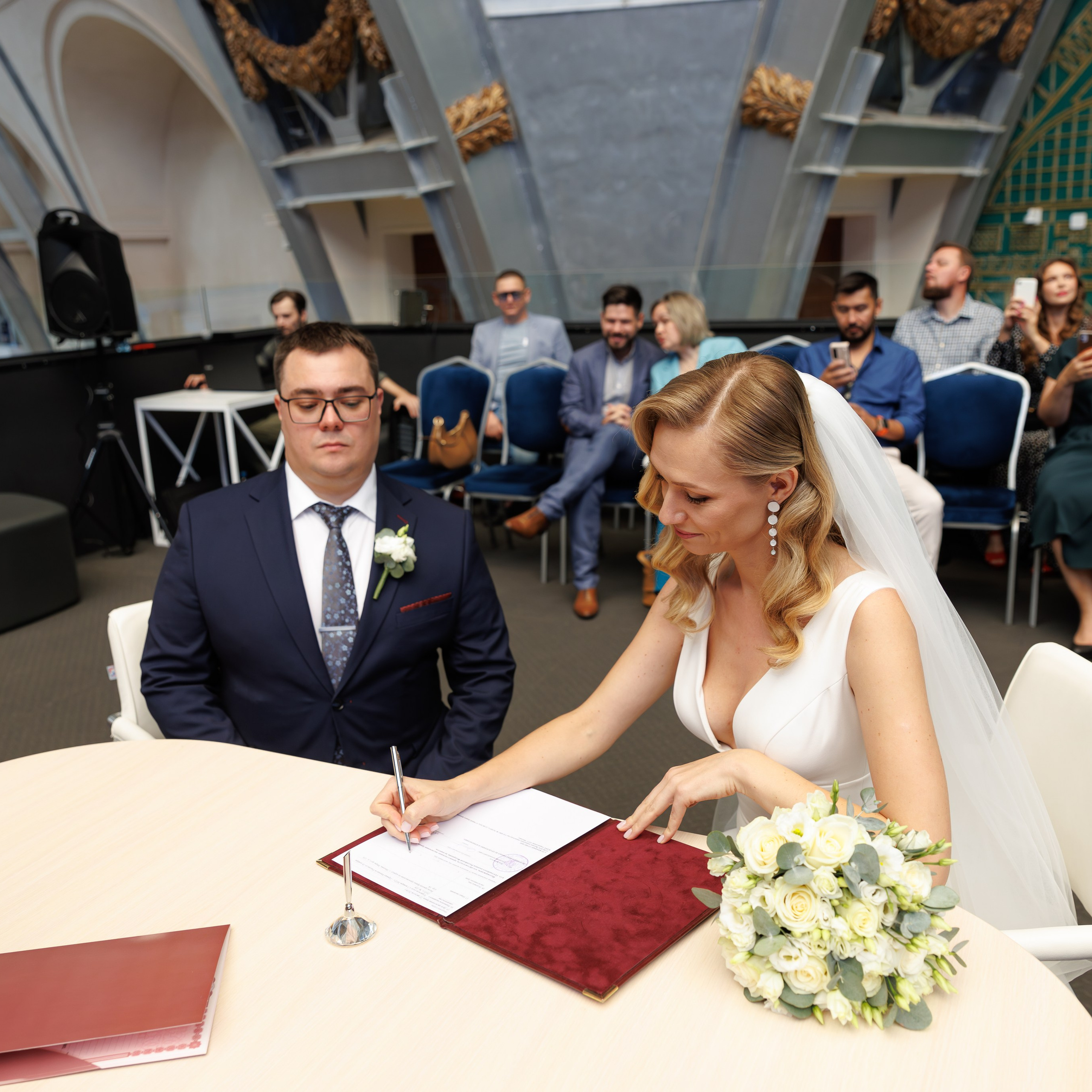 Регистрация брака в павильоне Космос на ВДНХ. Свадебный фотограф Москва и МО Сергей Киржаев
