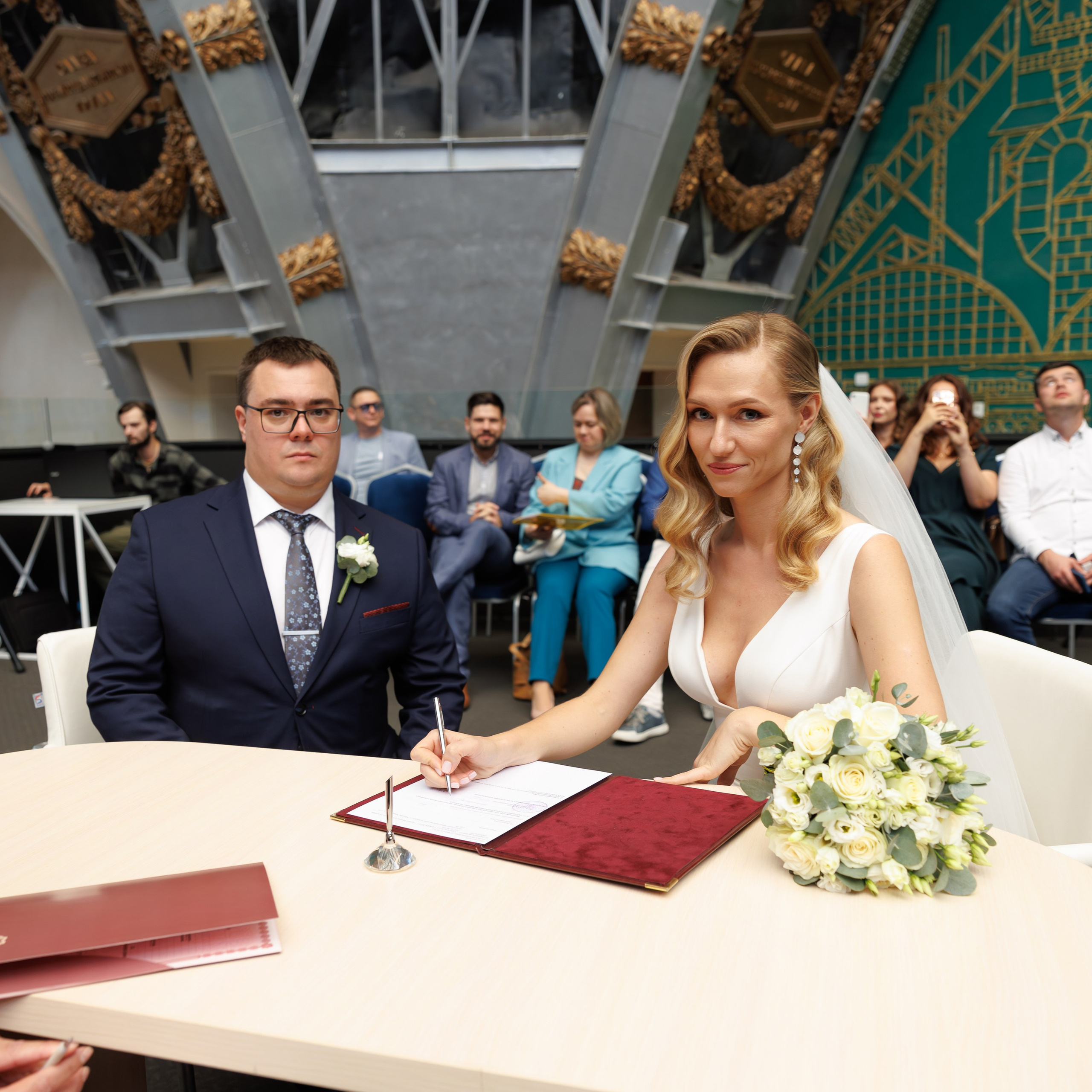 Регистрация брака в павильоне Космос на ВДНХ. Свадебный фотограф Москва и МО Сергей Киржаев