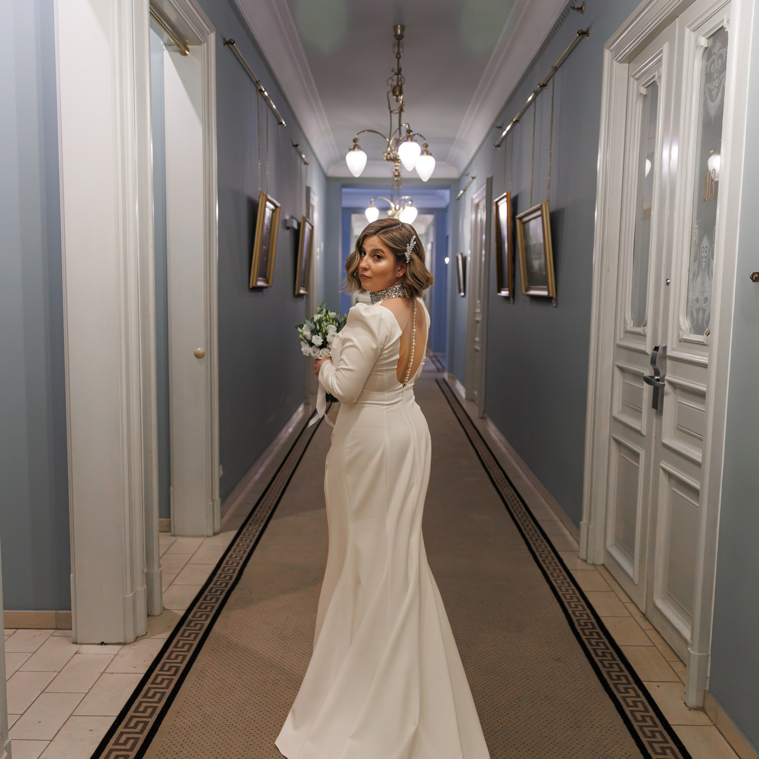 Свадебная фотосессия в гостинице Националь. Свадебный фотограф Москва и МО Сергей Киржаев