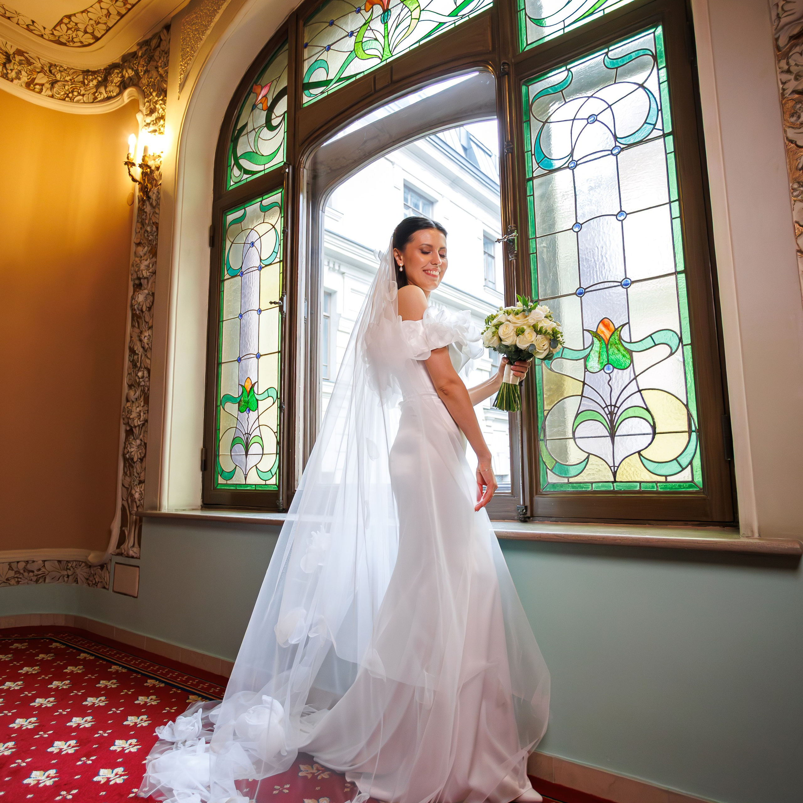 Свадебная фотосессия в гостинице Националь. Свадебный фотограф Москва и МО Сергей Киржаев