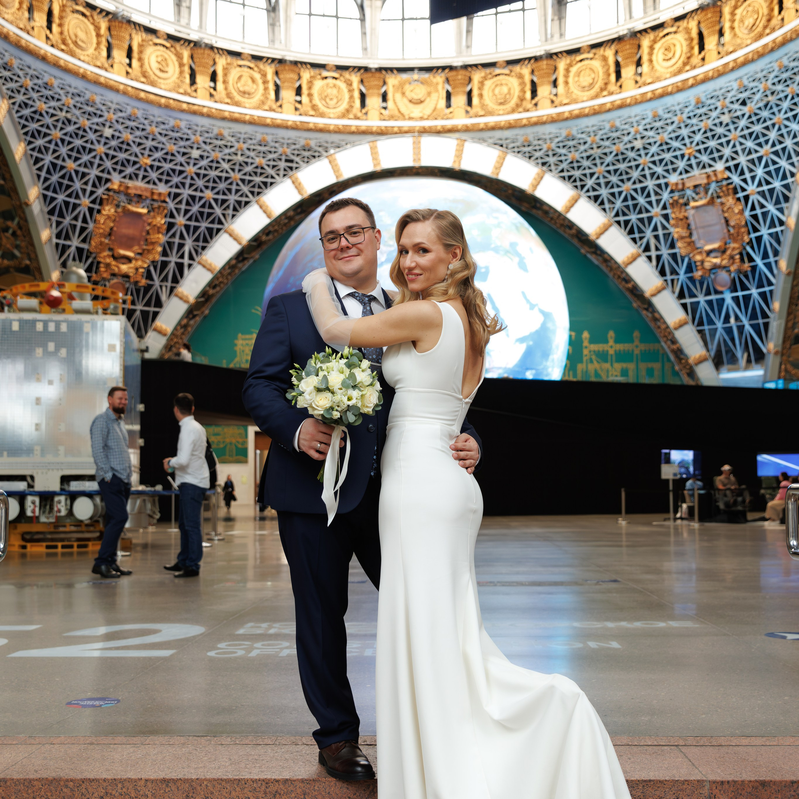 Регистрация брака в павильоне Космос на ВДНХ. Свадебный фотограф Москва и МО Сергей Киржаев