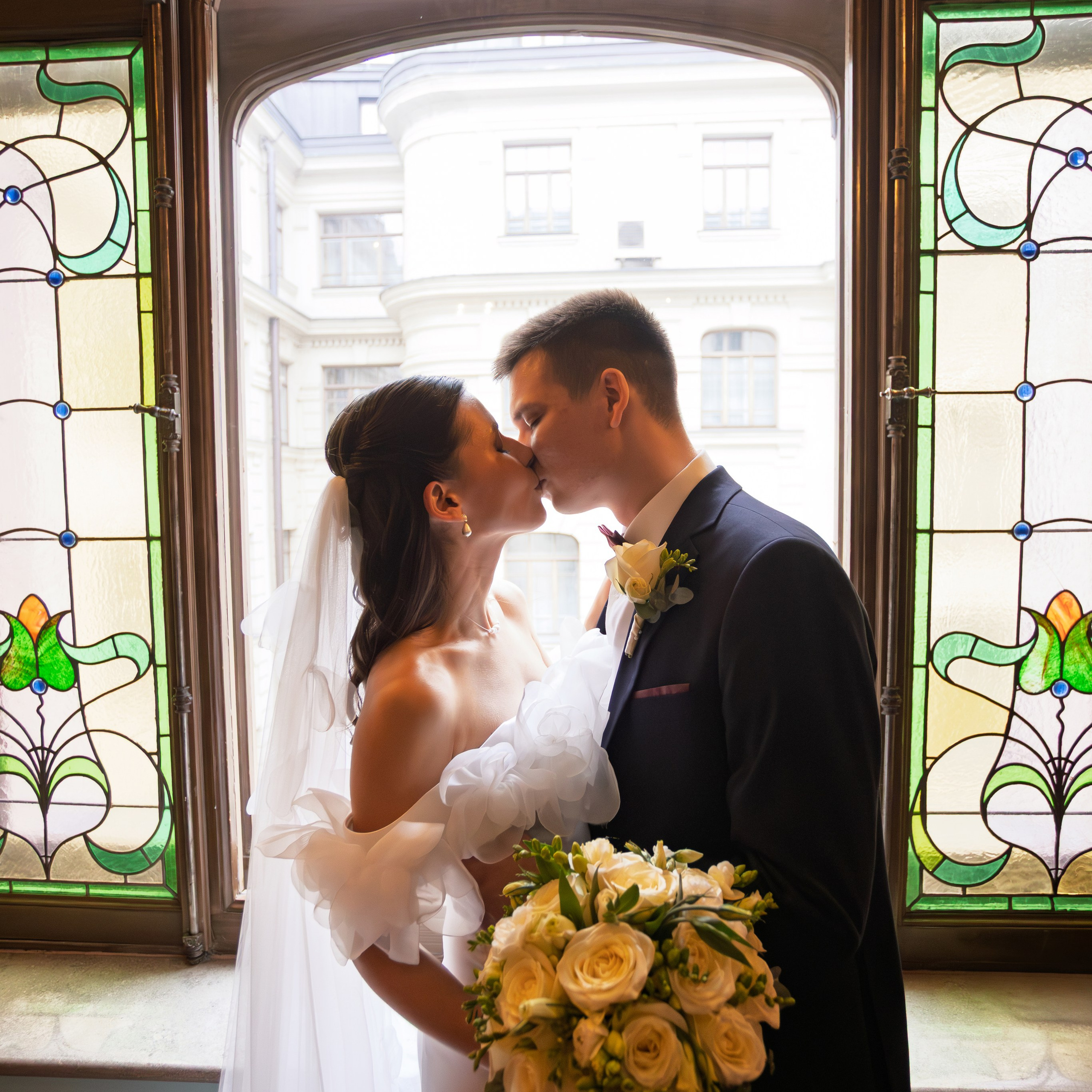 Свадебная фотосессия в гостинице Националь. Свадебный фотограф Москва и МО Сергей Киржаев