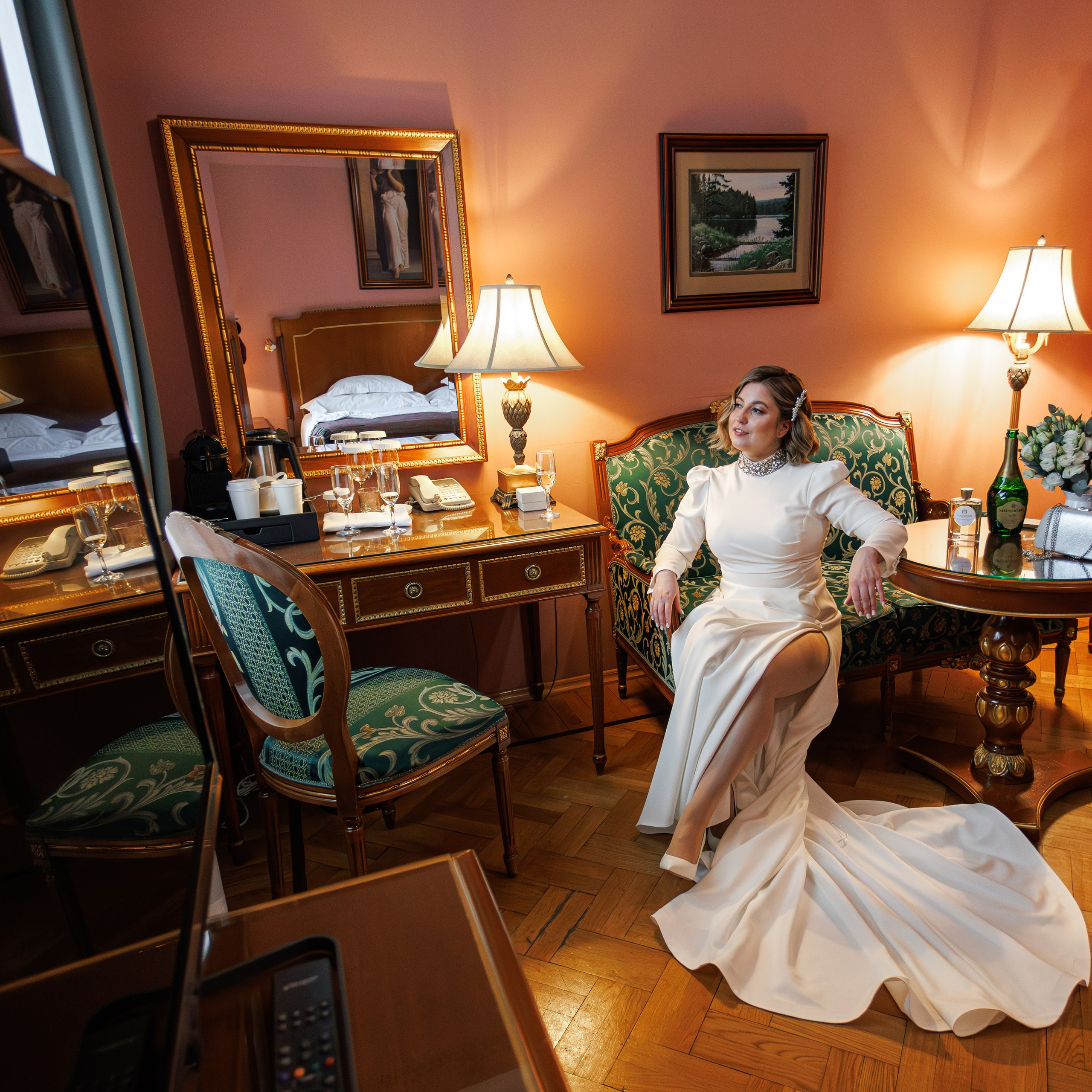 Свадебная фотосессия в гостинице Националь. Свадебный фотограф Москва и МО Сергей Киржаев