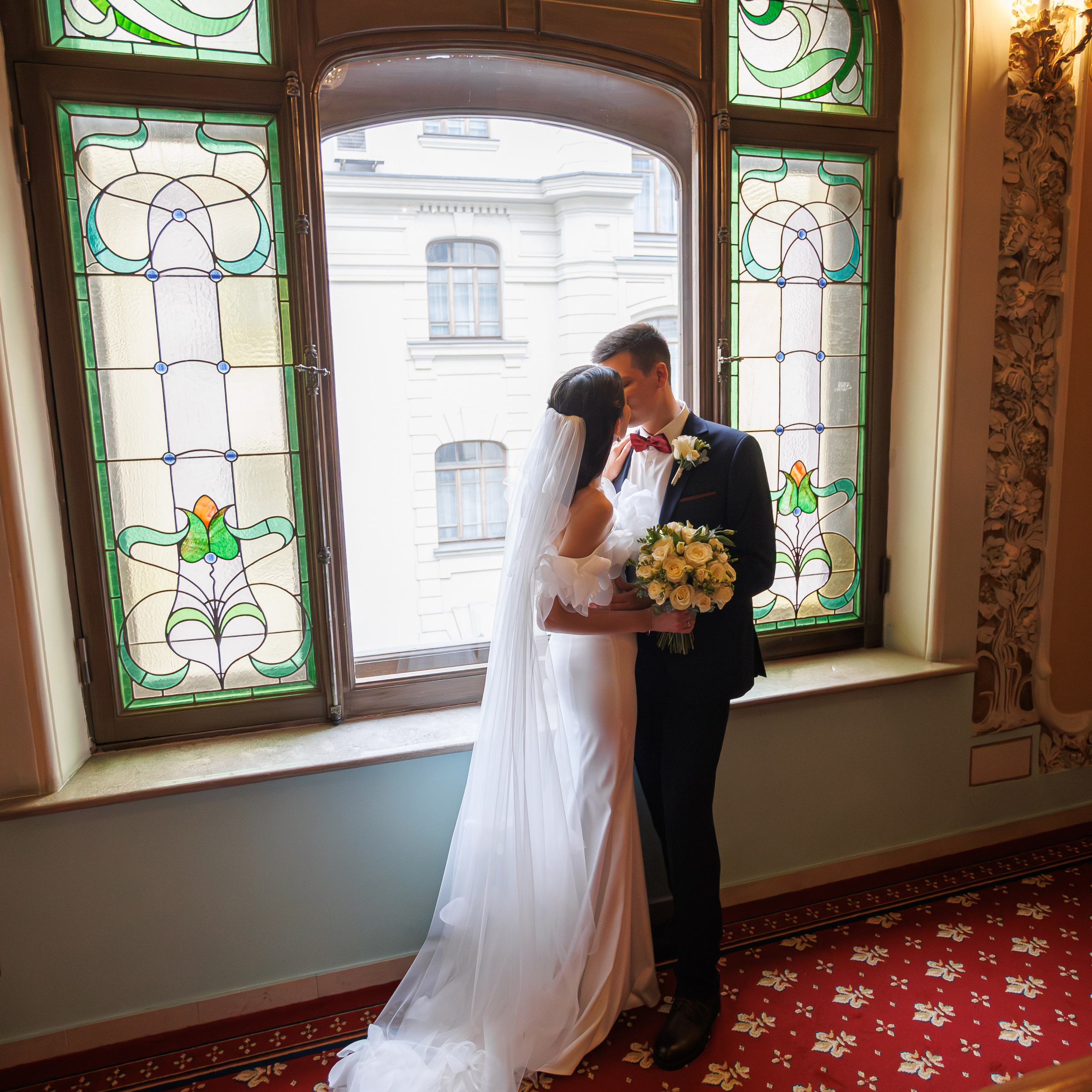 Свадебная фотосессия в гостинице Националь. Свадебный фотограф Москва и МО Сергей Киржаев