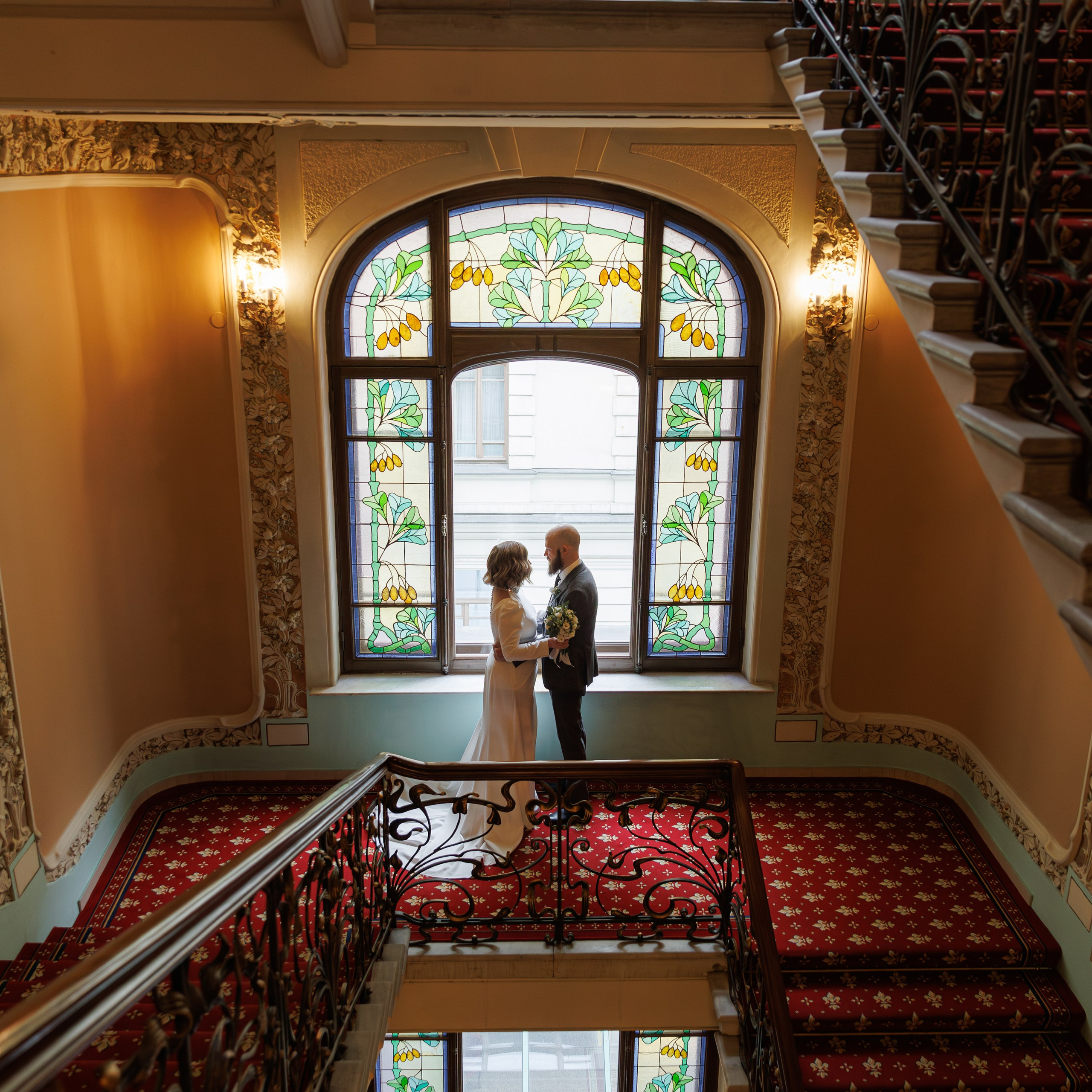 Свадебная фотосессия в гостинице Националь. Свадебный фотограф Москва и МО Сергей Киржаев
