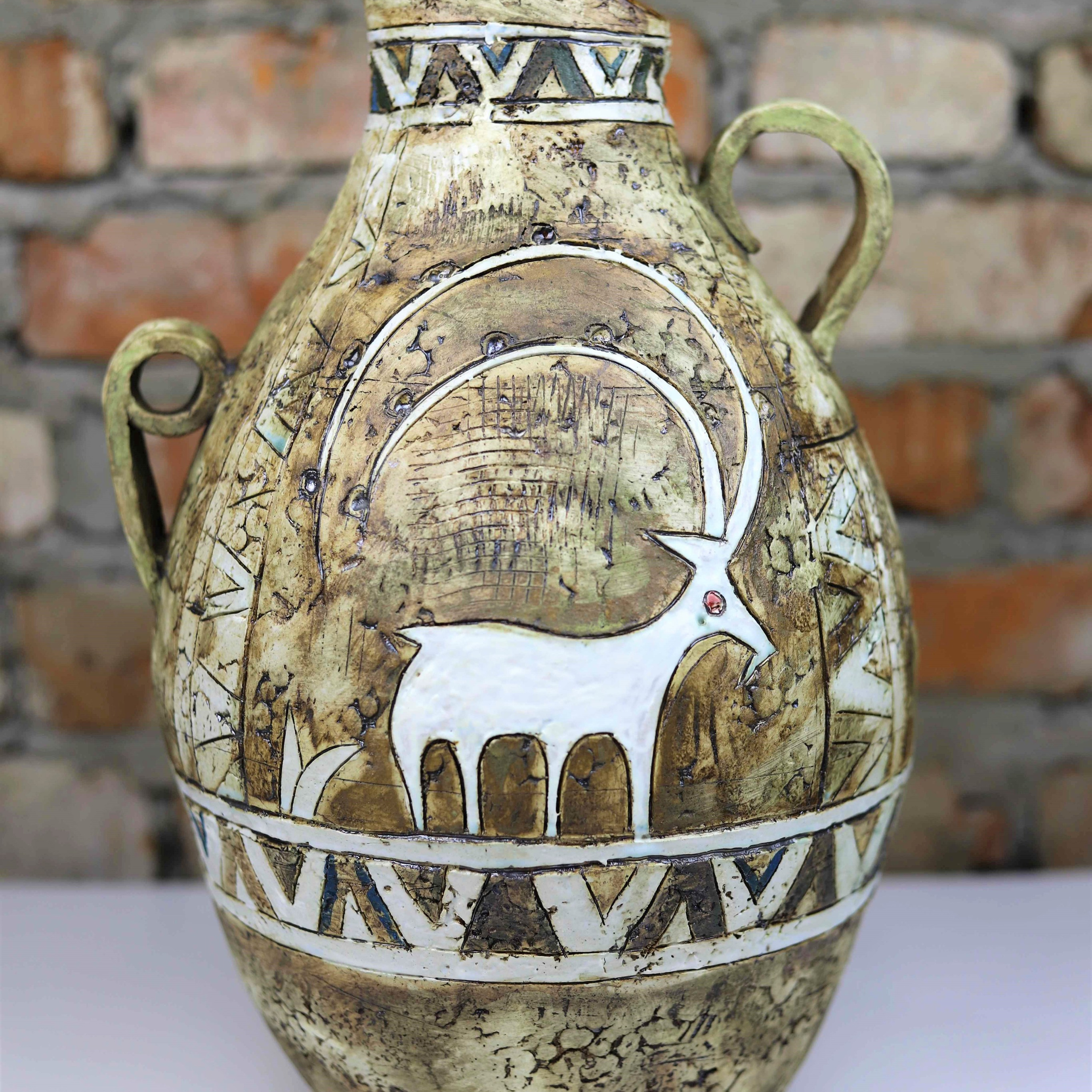 Древняя ваза