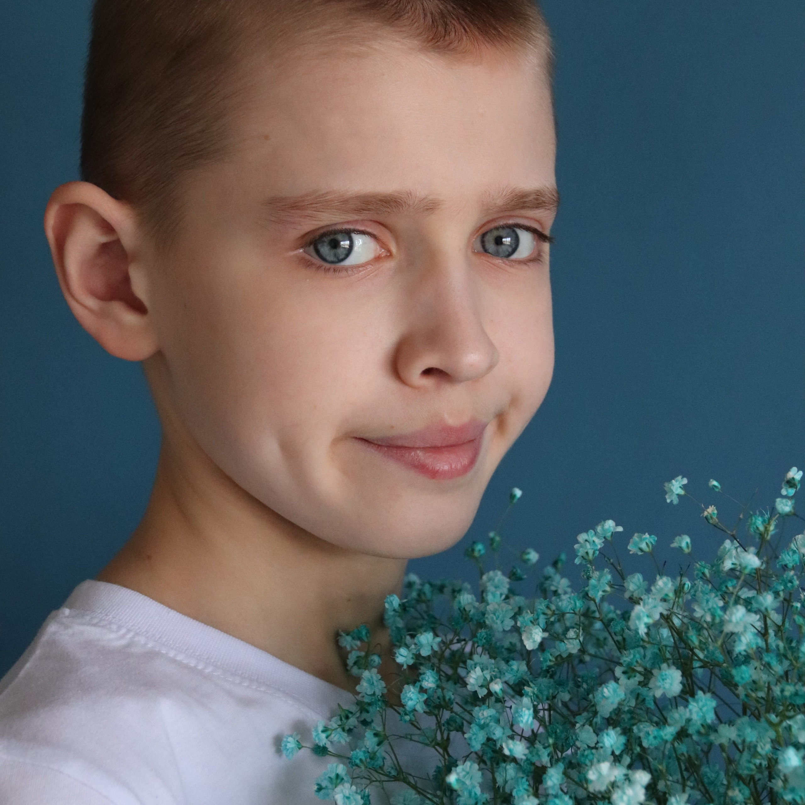 Выставка по фотопроекту «Особенные цветы», которая проходила в стенах Семейного МФЦ. Фотографы в Орле Шестопаловы Юлия и Юрий