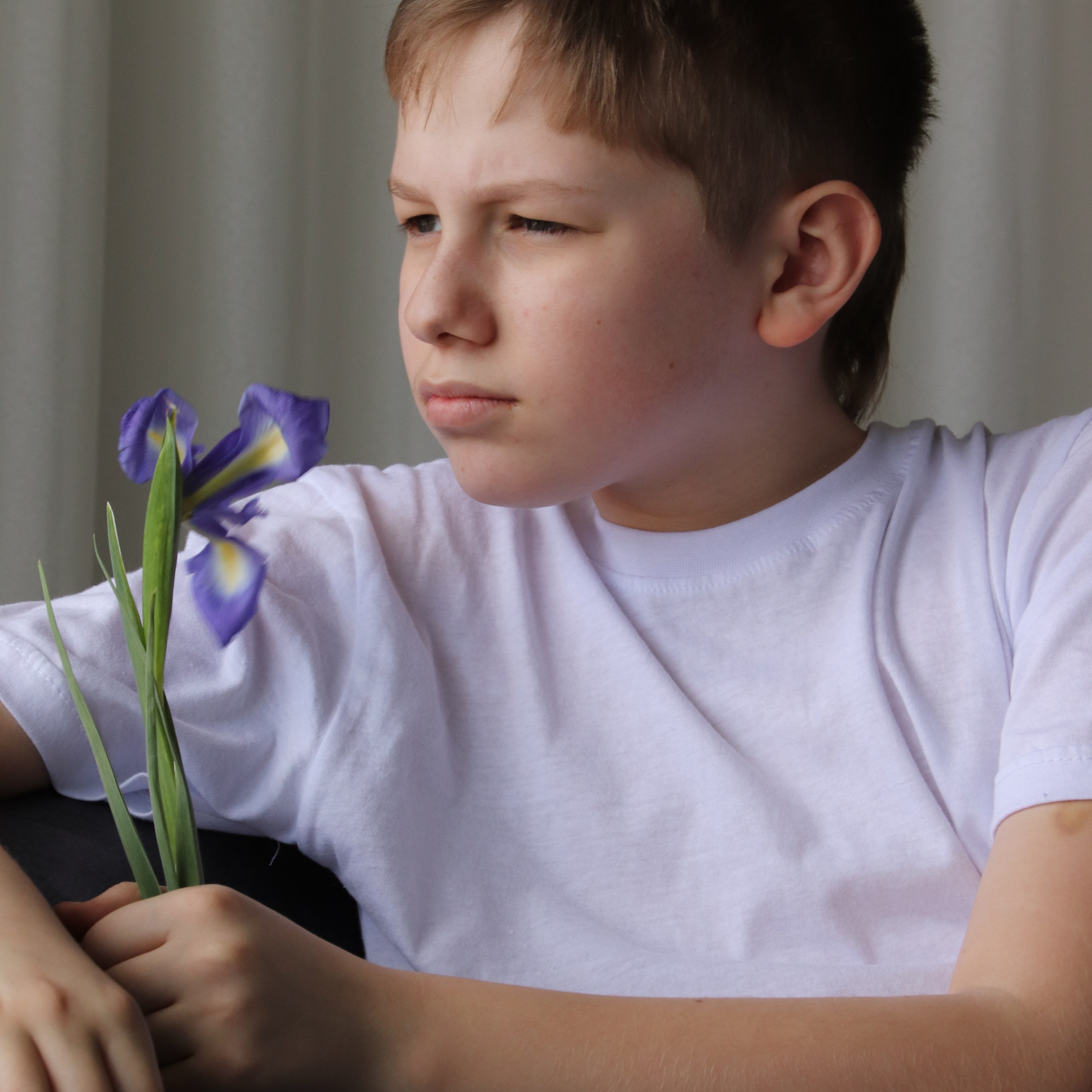 Выставка по фотопроекту «Особенные цветы», которая проходила в стенах Семейного МФЦ. Фотографы в Орле Шестопаловы Юлия и Юрий