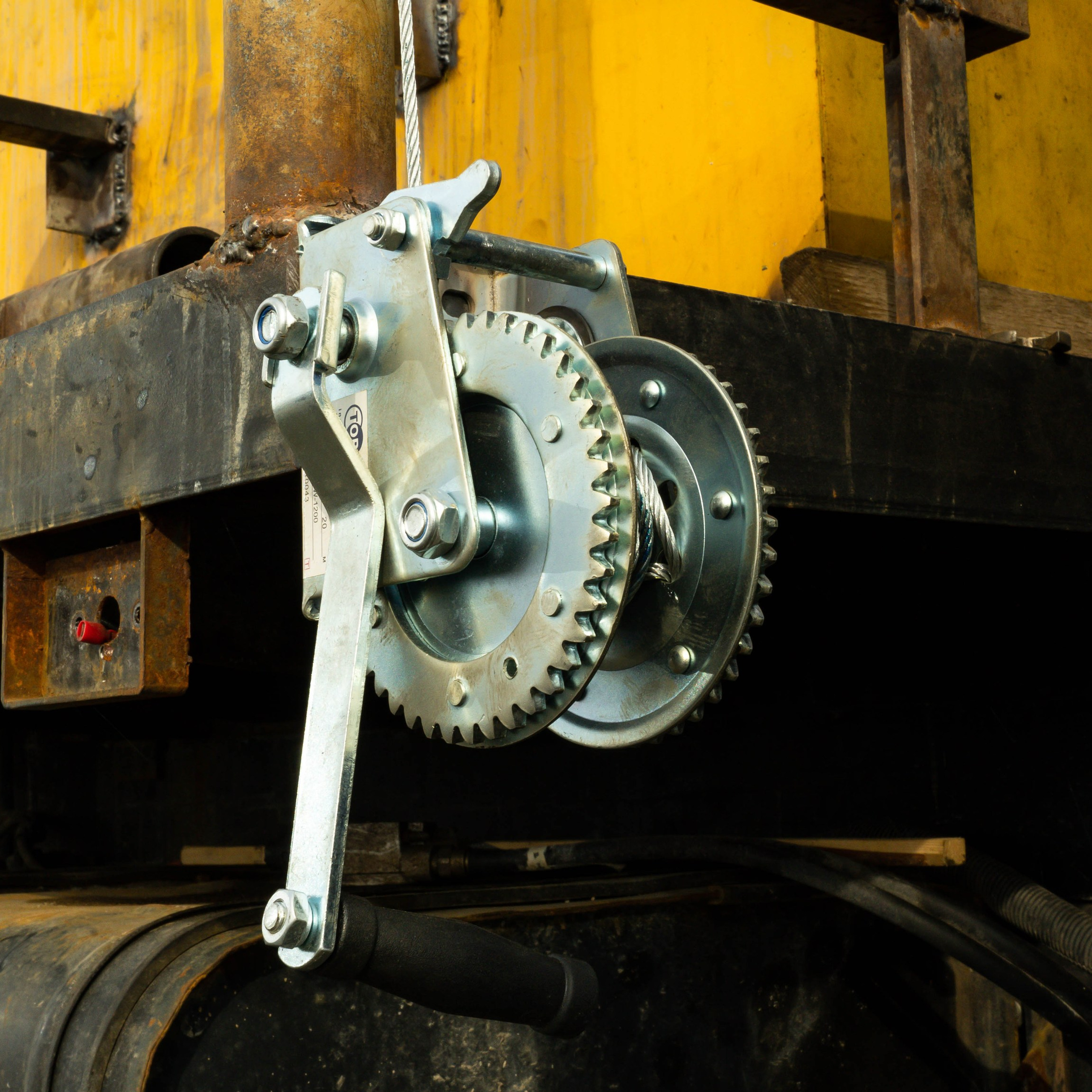 лебедка буровой машины крупным планом