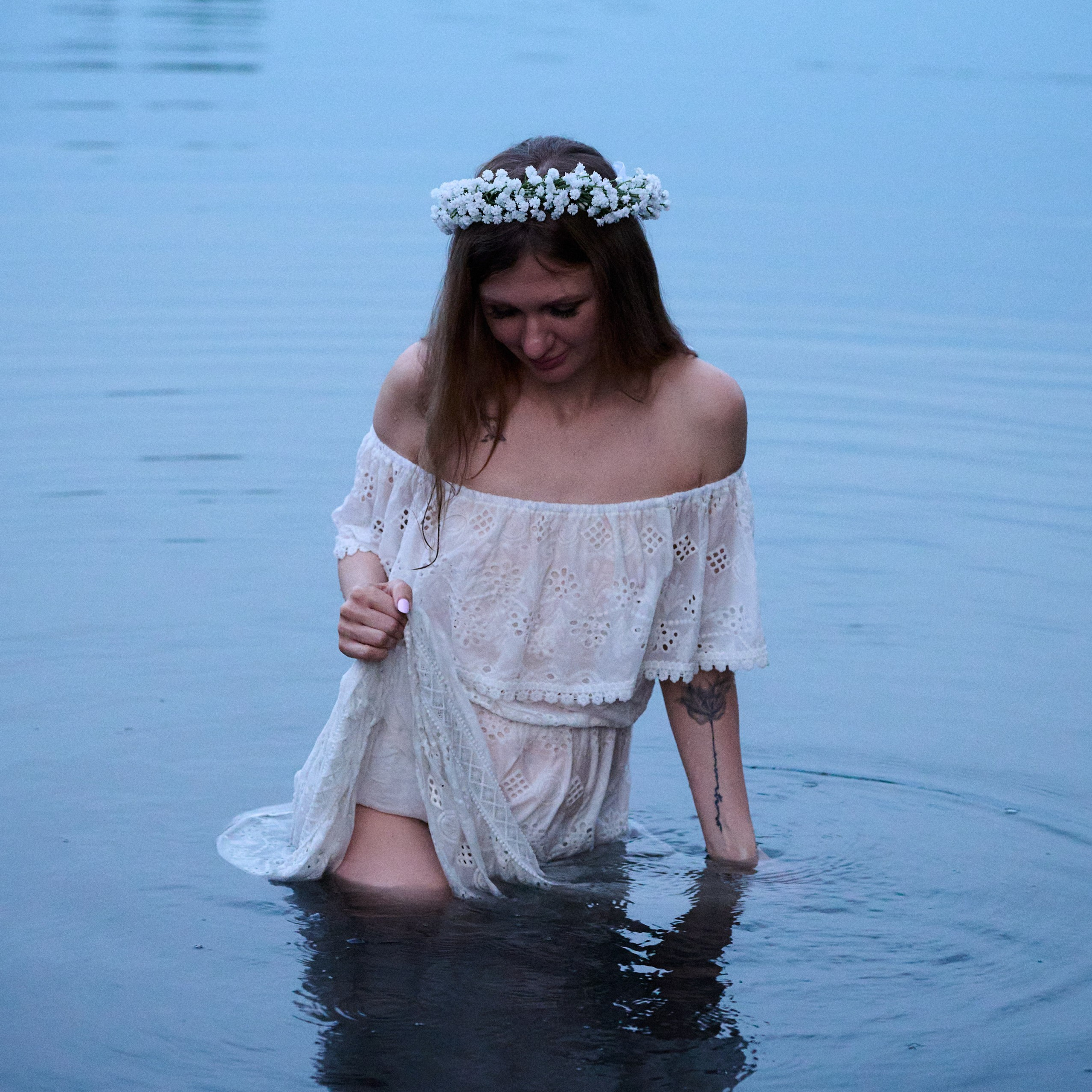 Евгения у озера