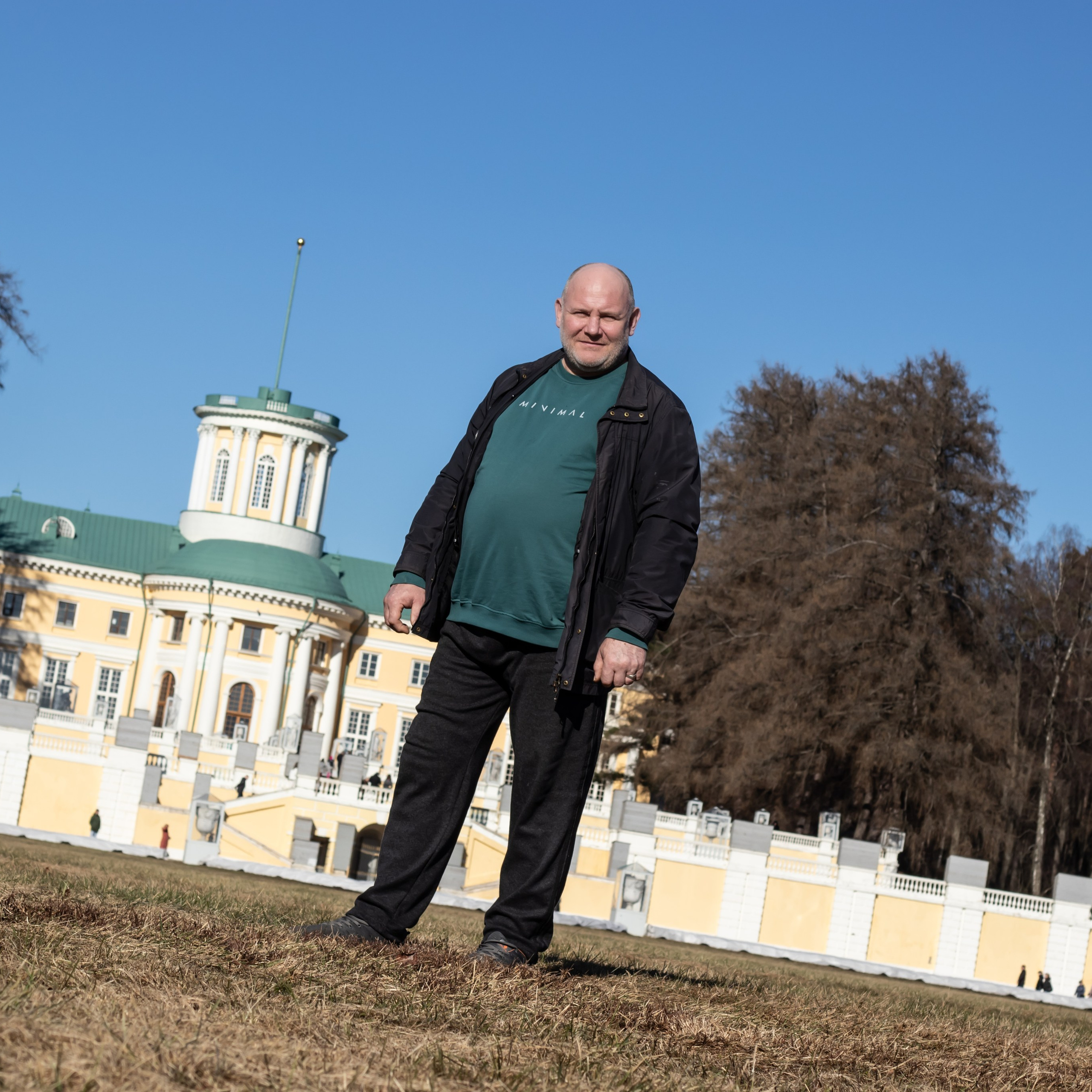 Александр, прогулка по Усадьбе Архангельское
