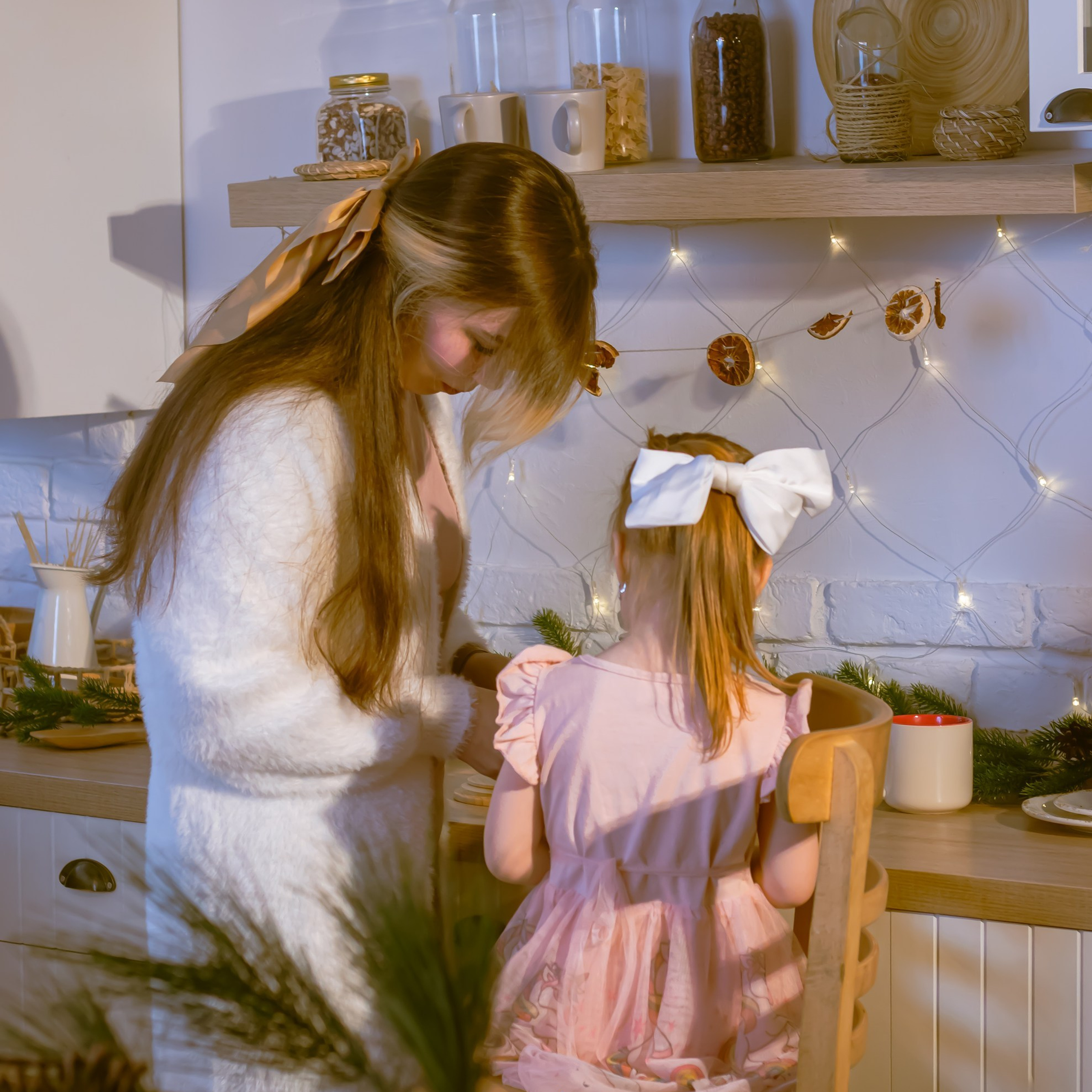 Семейная новогодняя фотосессия — мама и дочка
