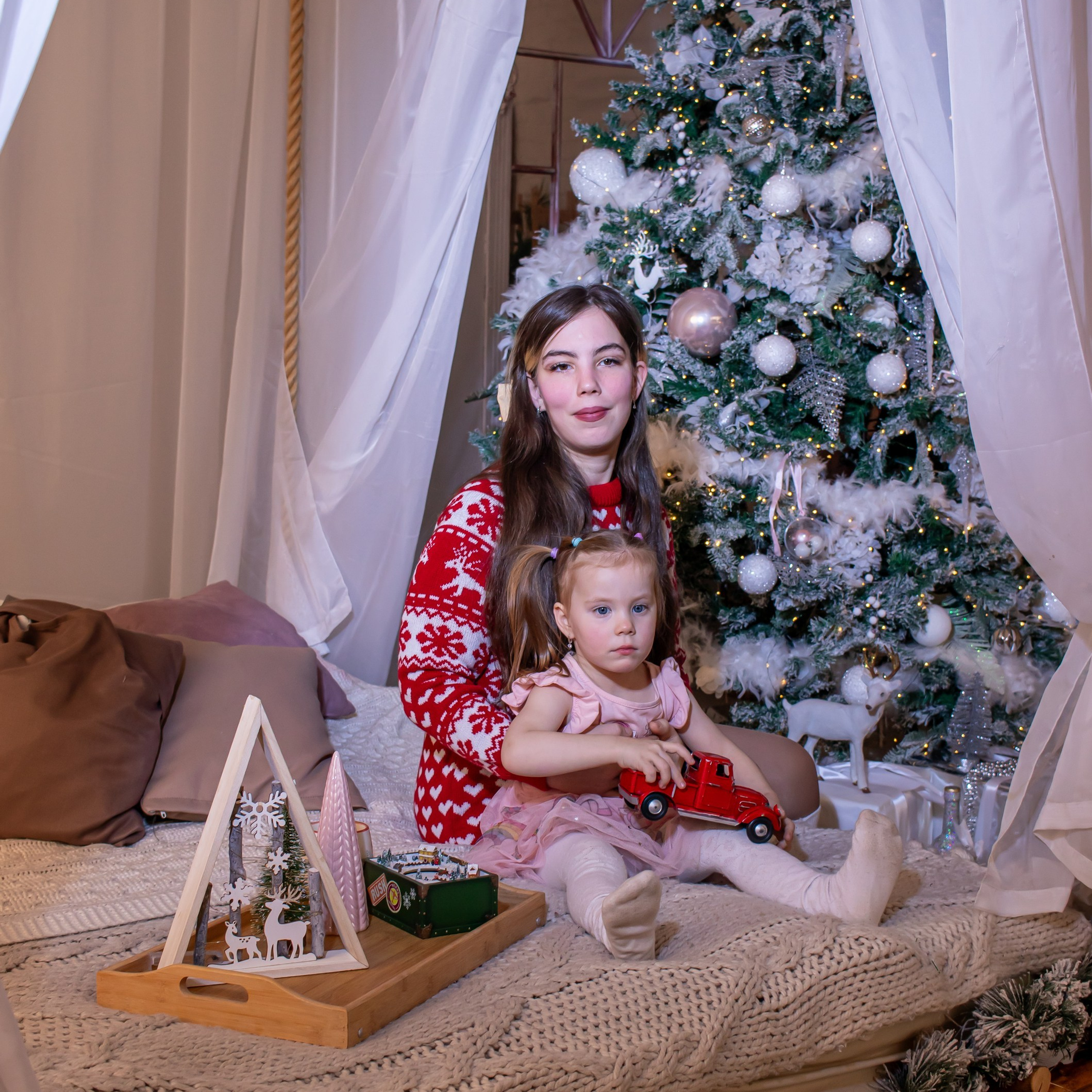 Новогодняя история — атмосферная фотосессия для мамы и малышки