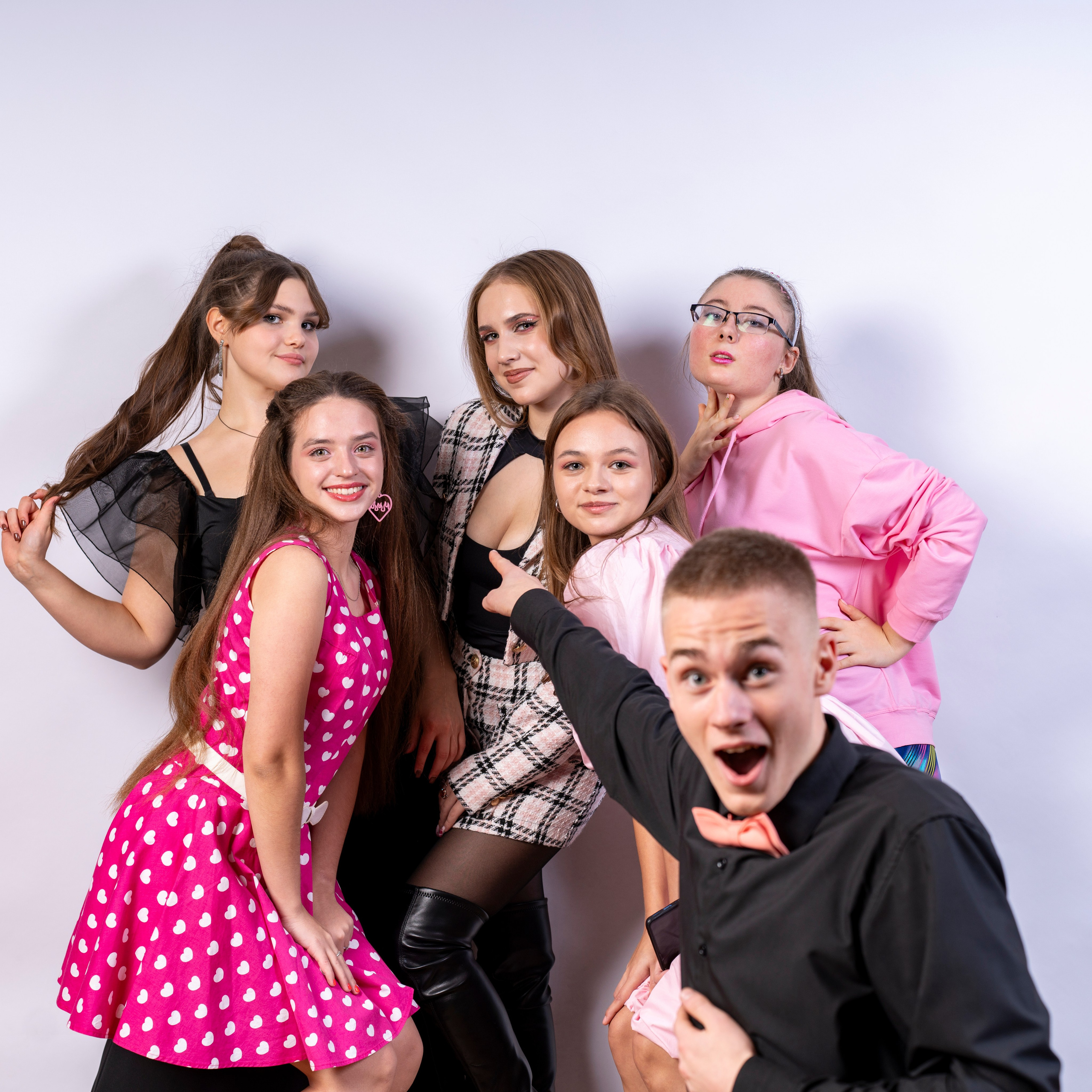 SelfiePlace создай свой альбом сам!. Студия выпускных альбомов VeryBook ®