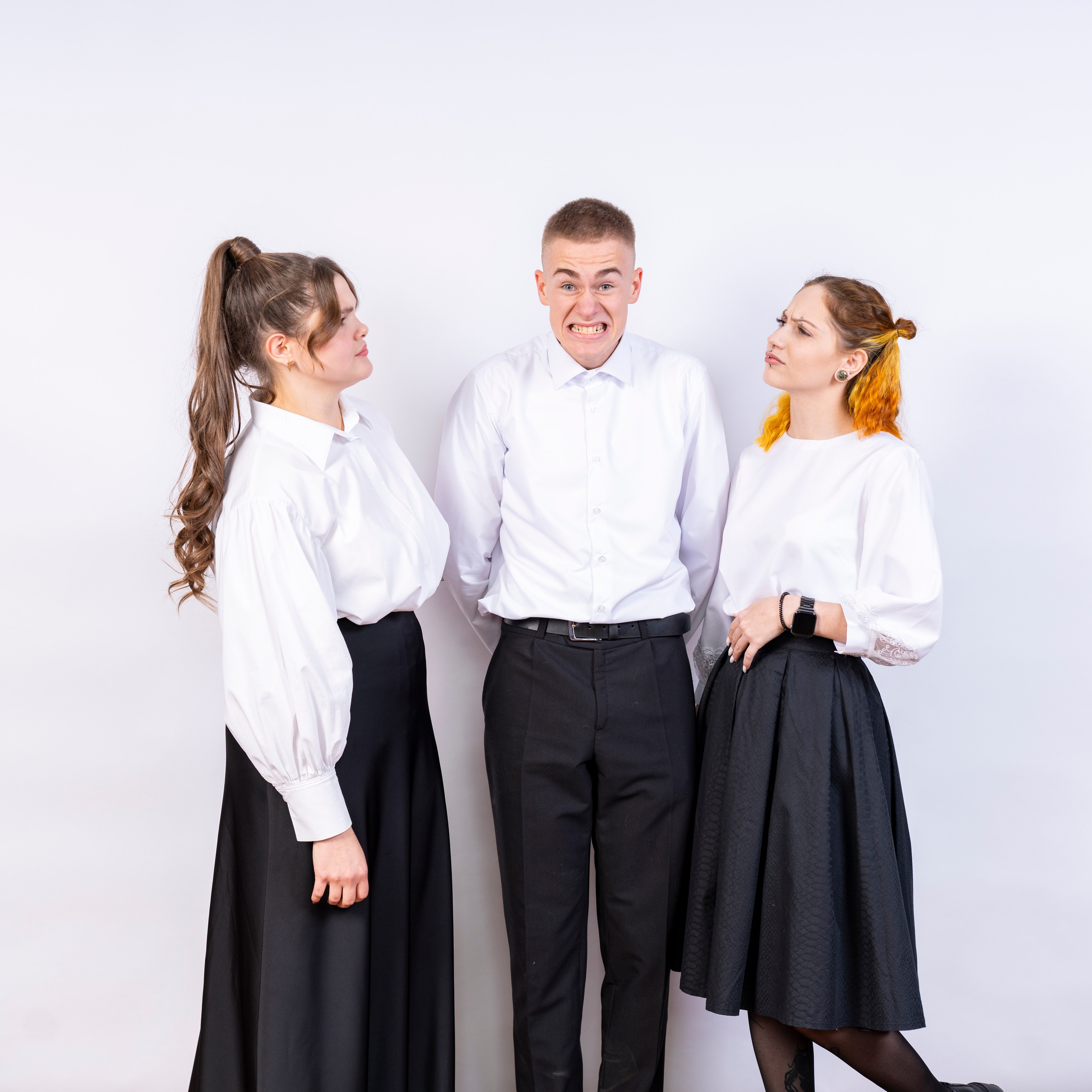 SelfiePlace создай свой альбом сам!. Студия выпускных альбомов VeryBook ®