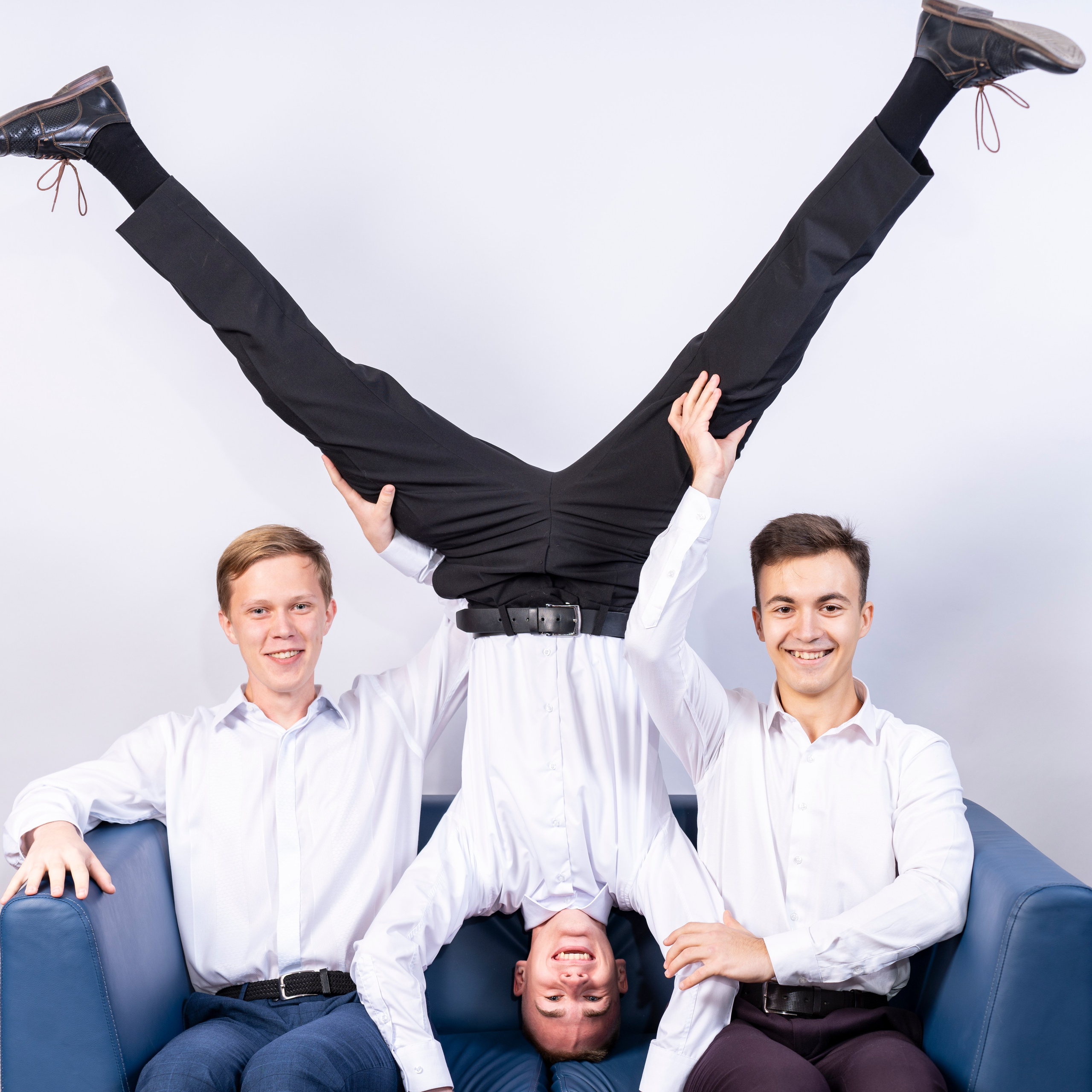 SelfiePlace создай свой альбом сам!. Студия выпускных альбомов VeryBook ®