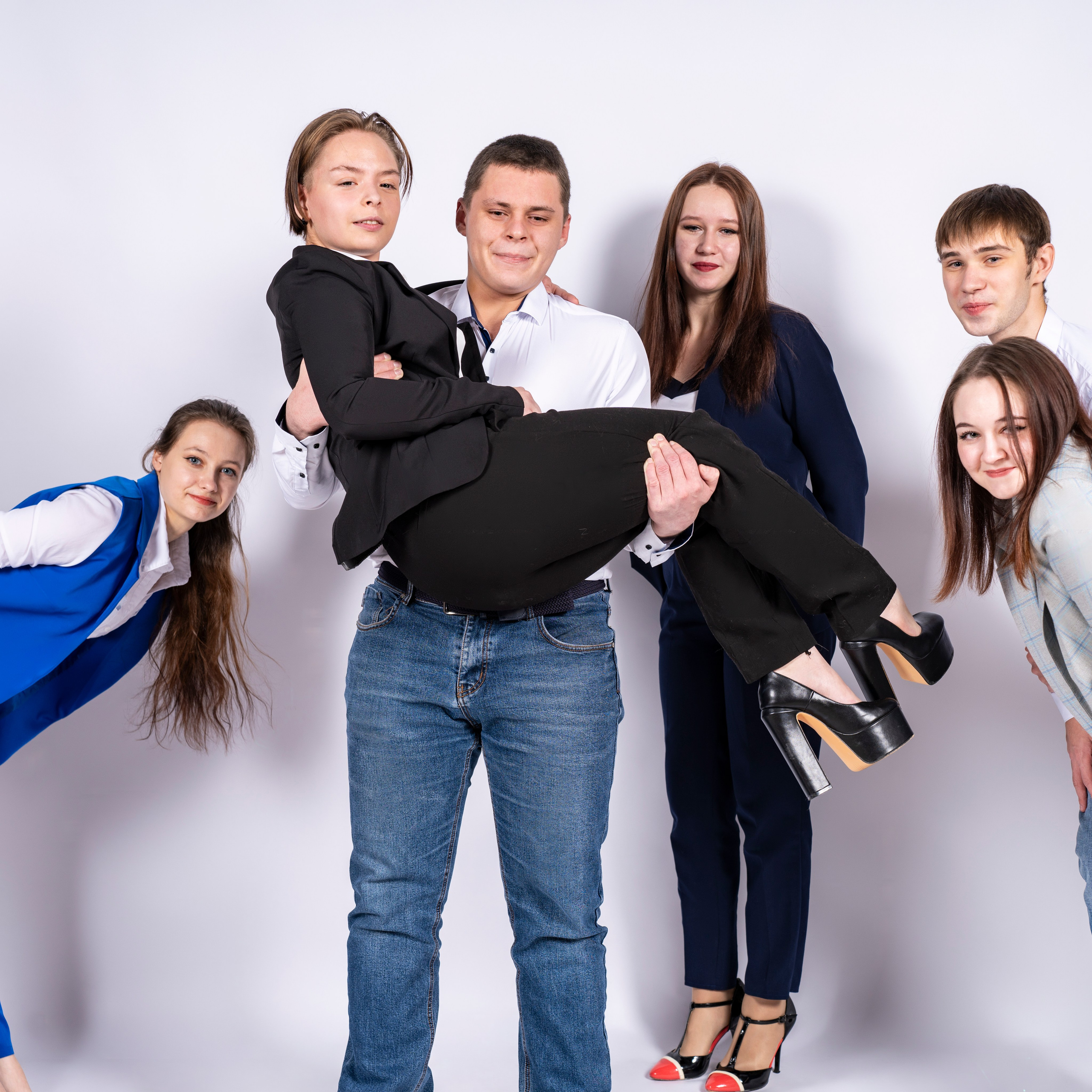 SelfiePlace создай свой альбом сам!. Студия выпускных альбомов VeryBook ®