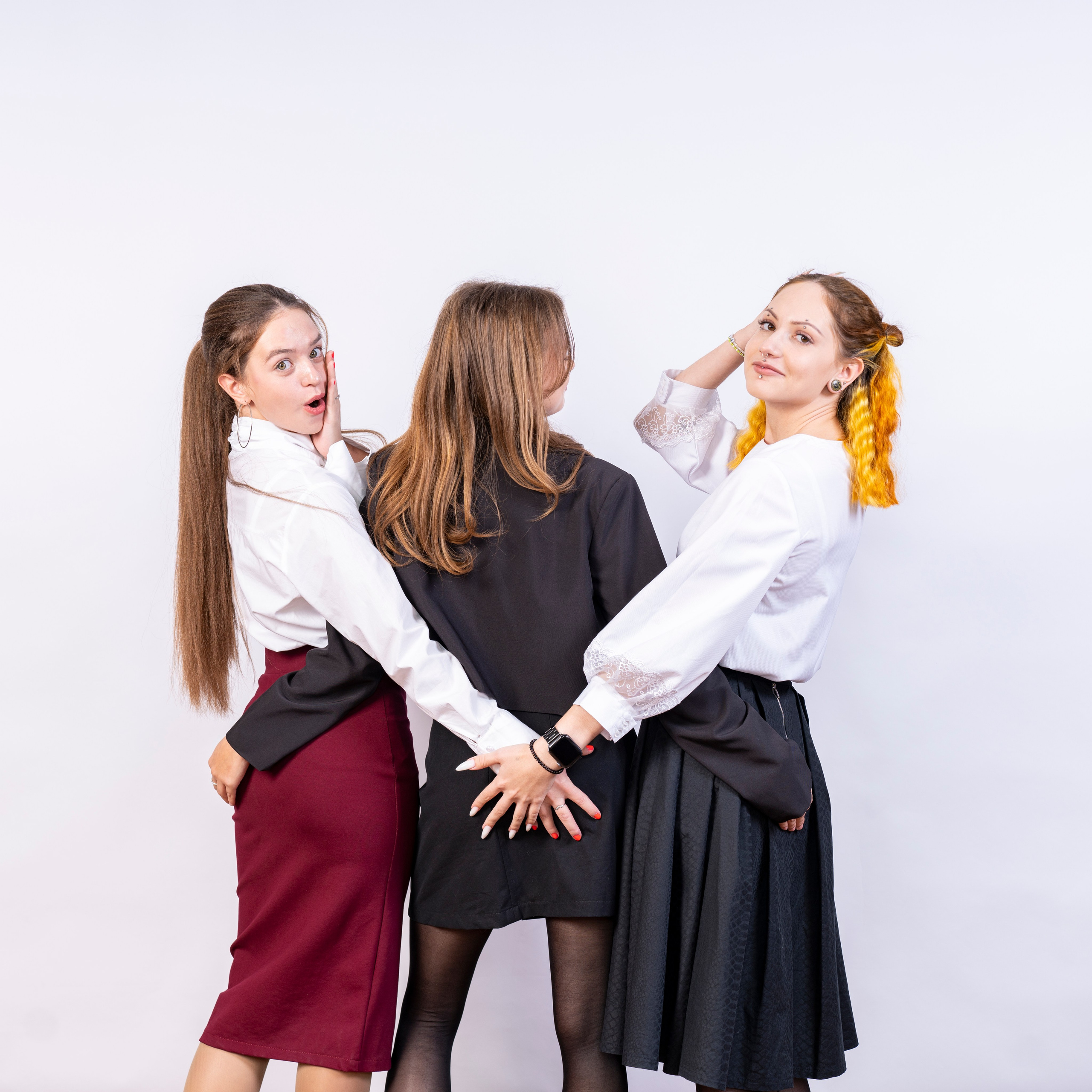 SelfiePlace создай свой альбом сам!. Студия выпускных альбомов VeryBook ®