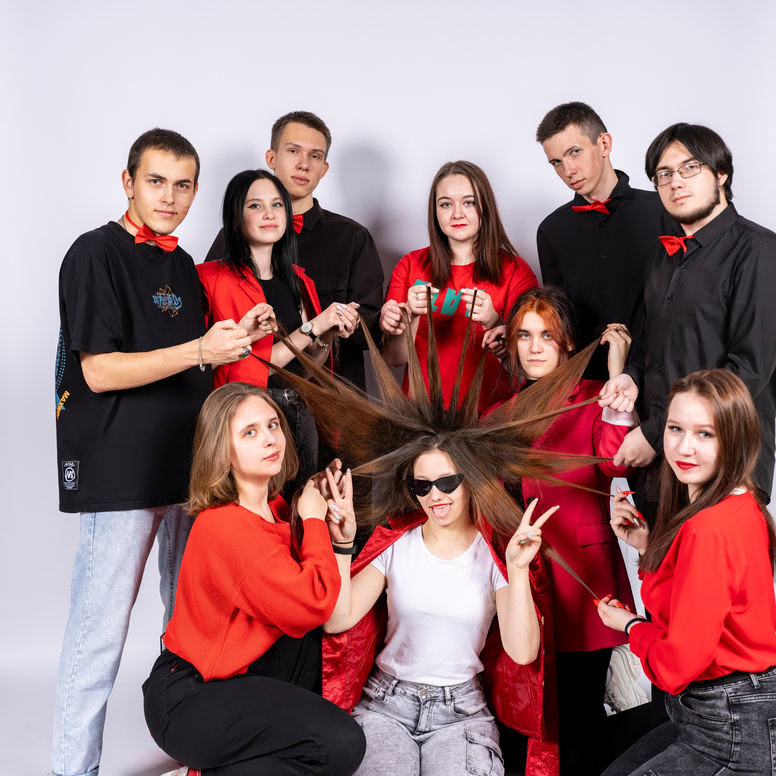 SelfiePlace создай свой альбом сам!. Студия выпускных альбомов VeryBook ®